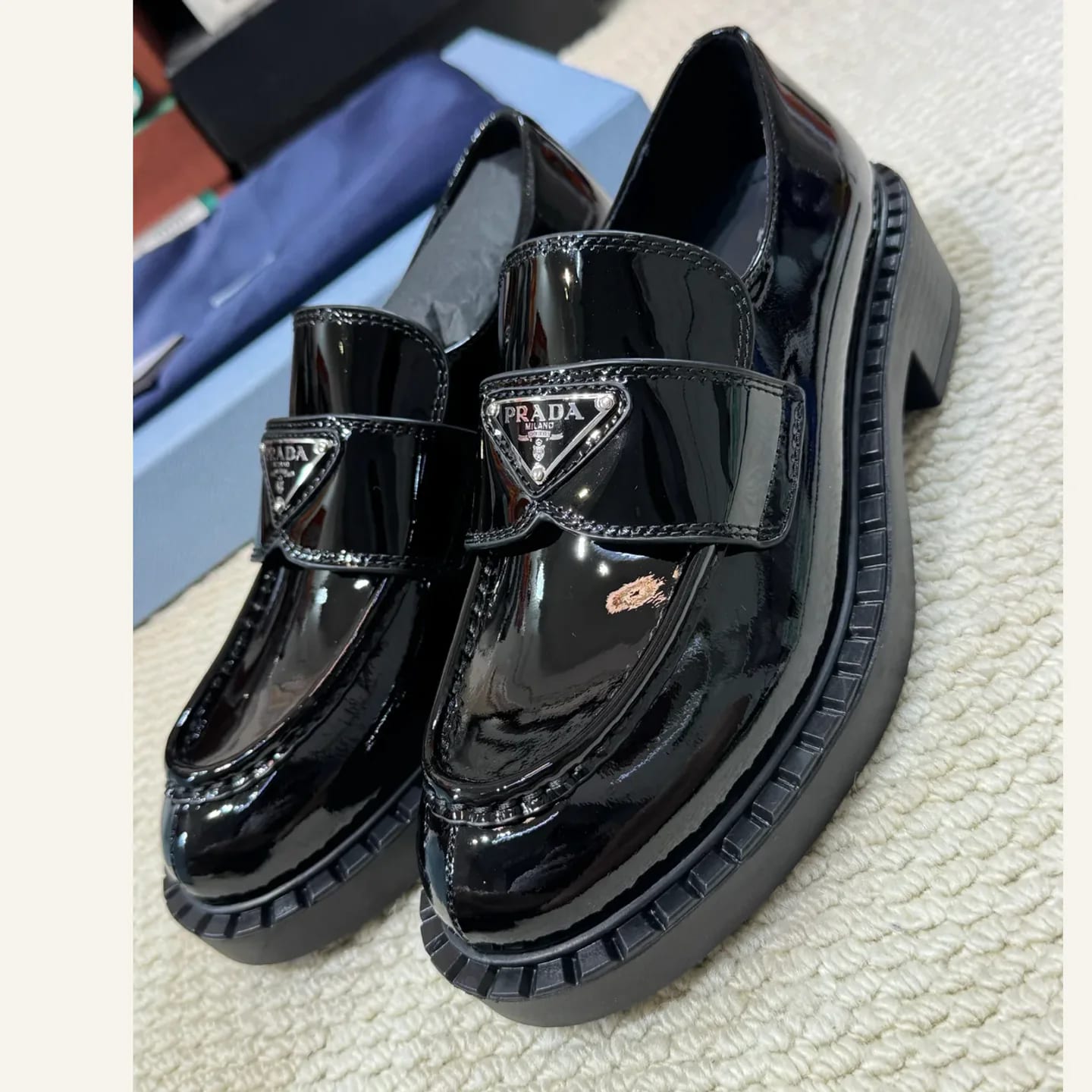 Prada Monolith Patent Loafer 縮圖 1