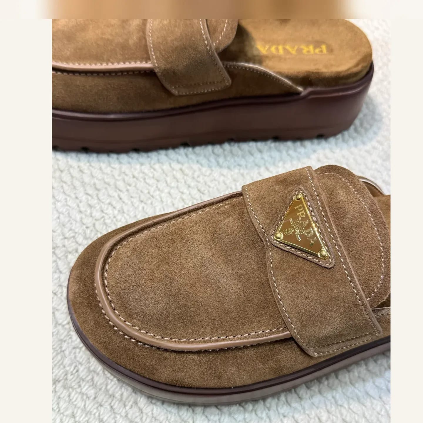 Prada Triangle-logo Shearling Platform Mule 縮圖 3