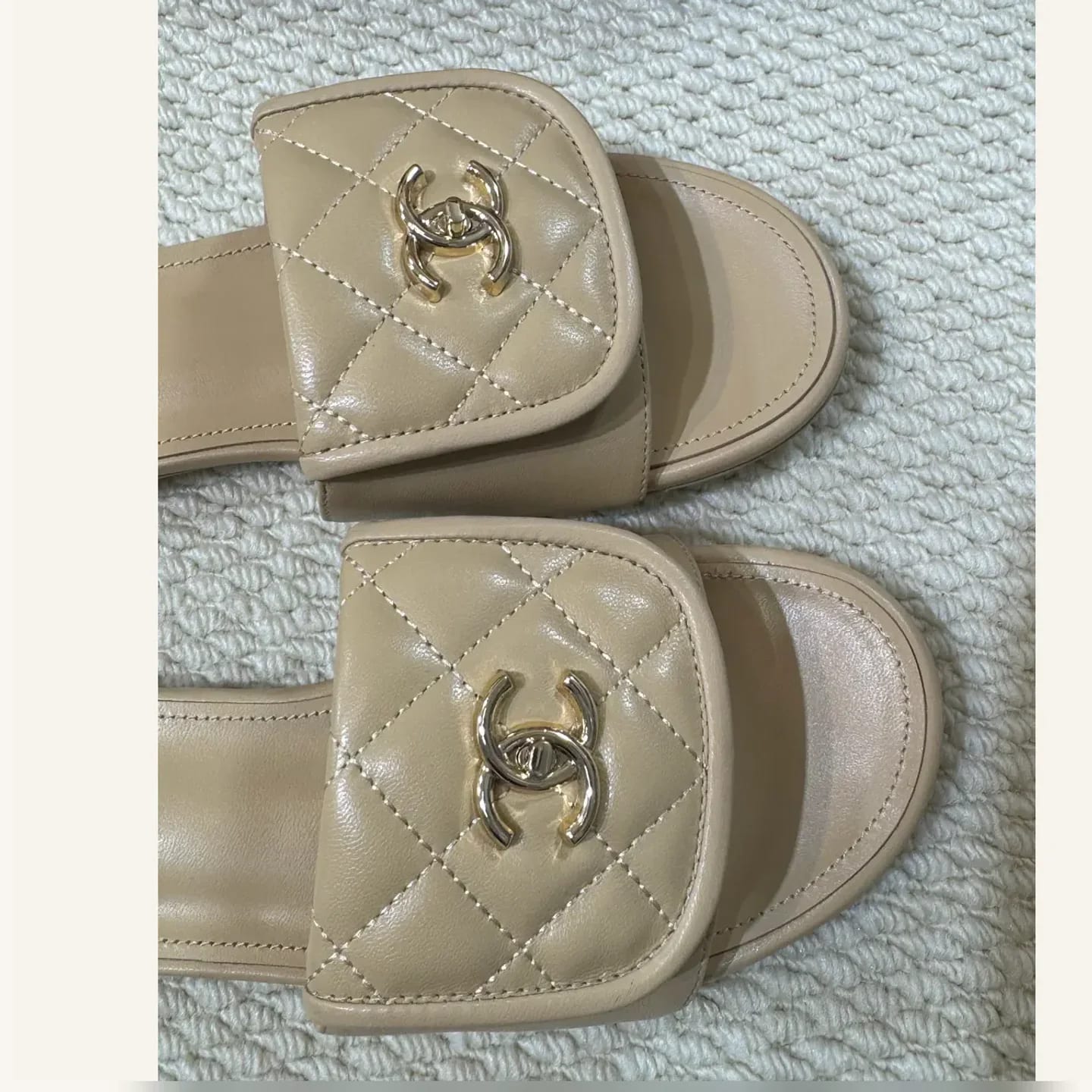 CHANEL Quilted CC Slide 縮圖 4