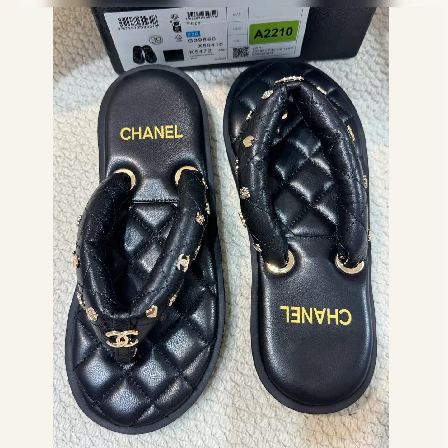 CHANEL Quilted CC Thong Sandal 縮圖 4