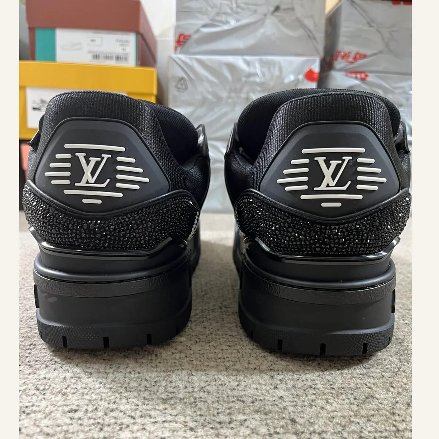 Louis Vuitton Crystal LV Trainer Sneaker 縮圖 4