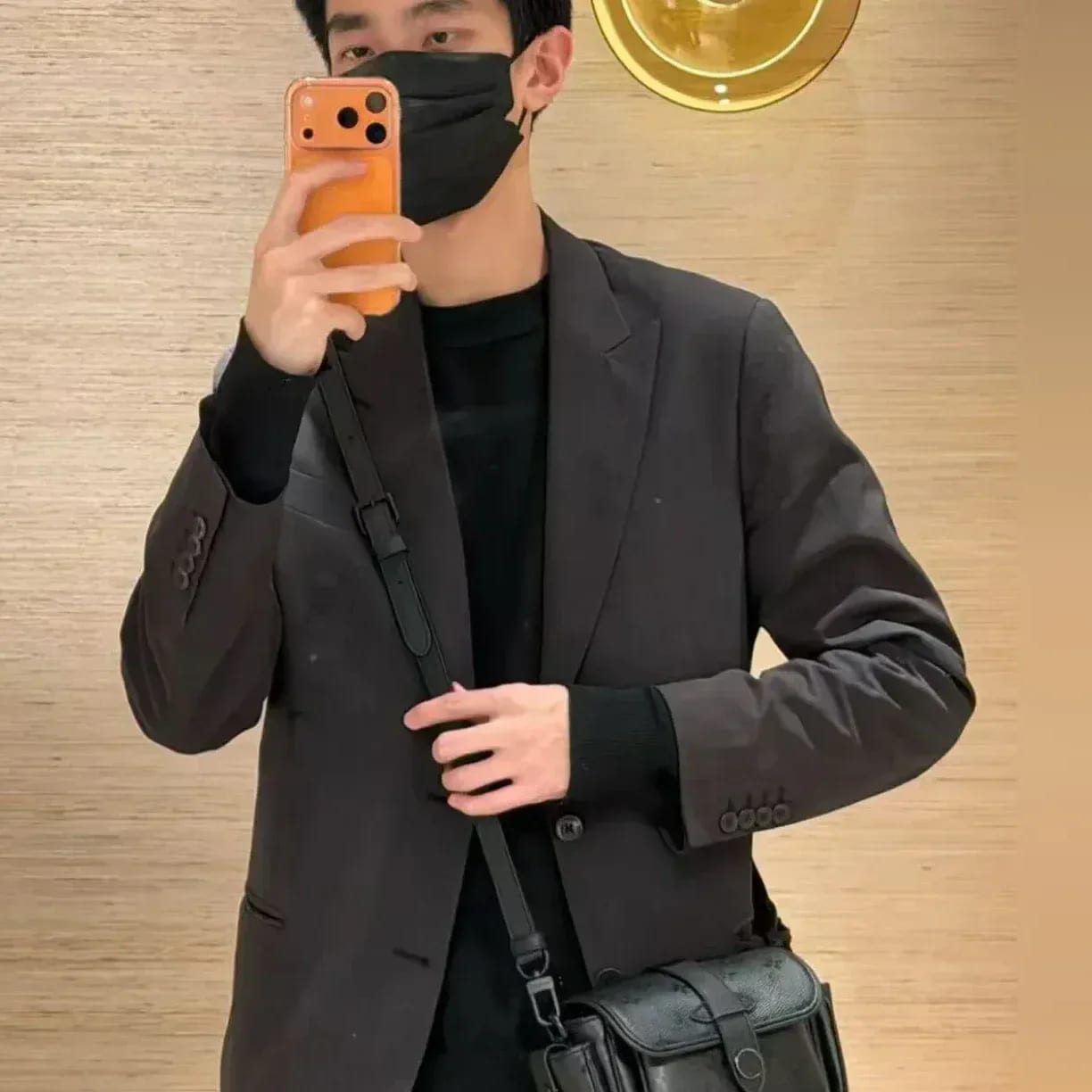 Louis Vuitton Cargo Wearable Wallet 縮圖 3