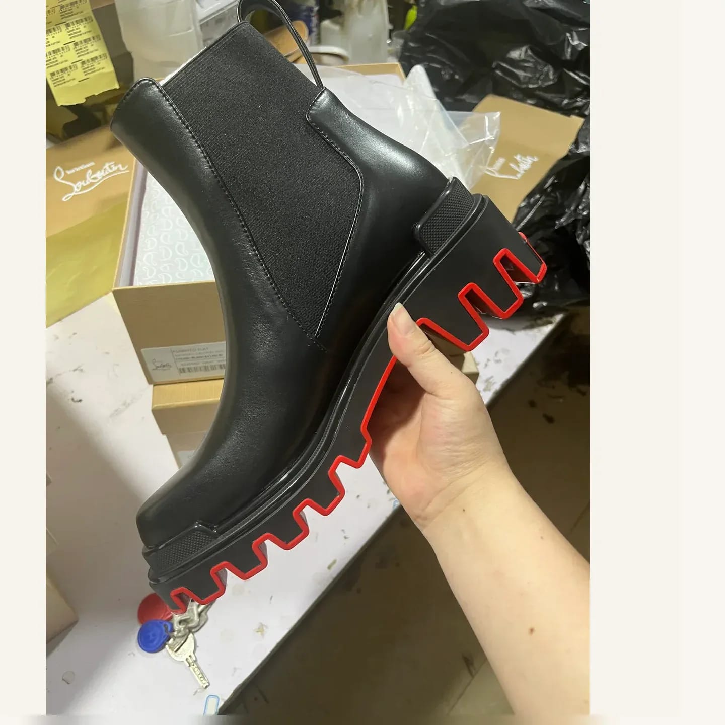 Christian Louboutin Loubishark Chelsea Boot 縮圖 1