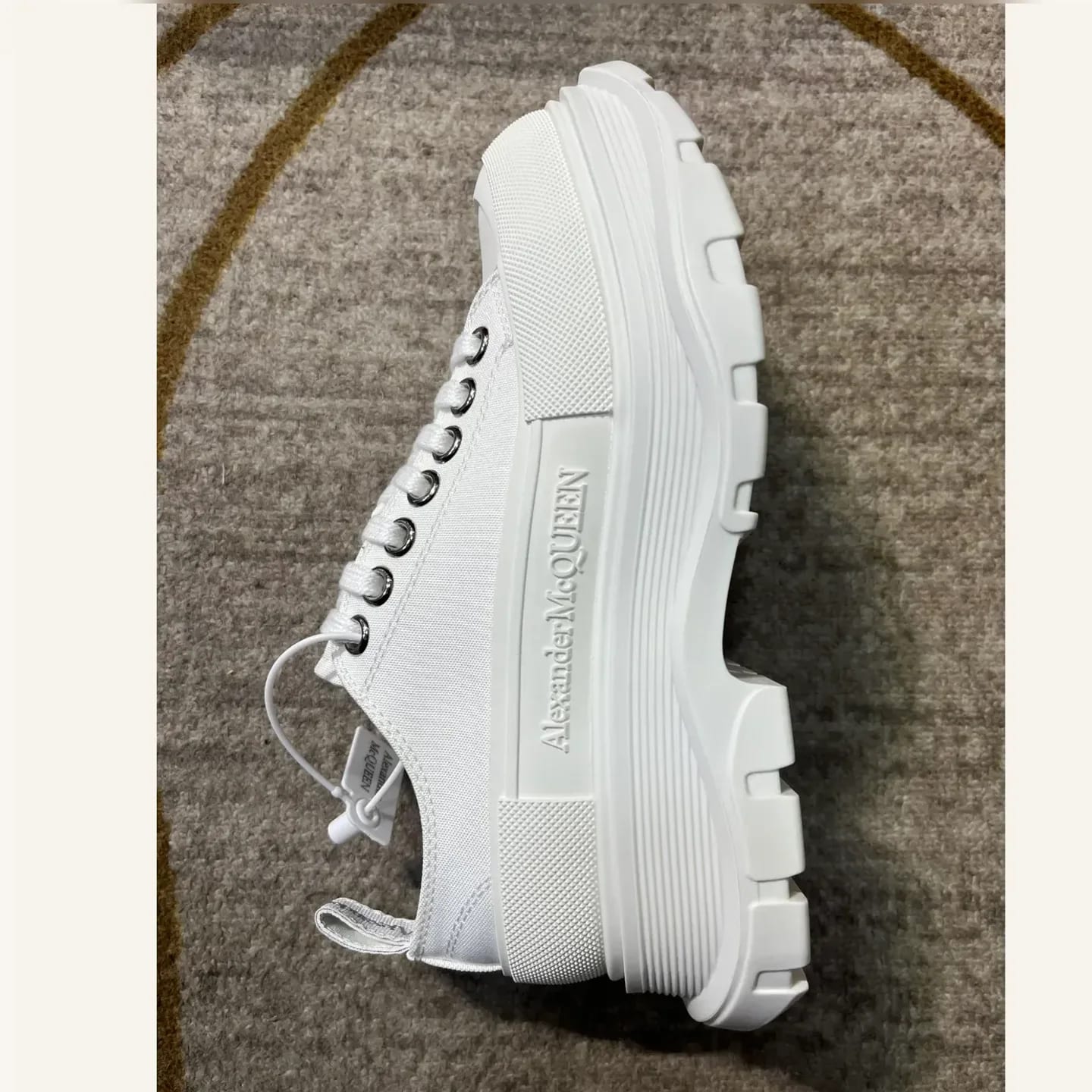 Alexander McQueen Tread Slick Sneaker 縮圖 3