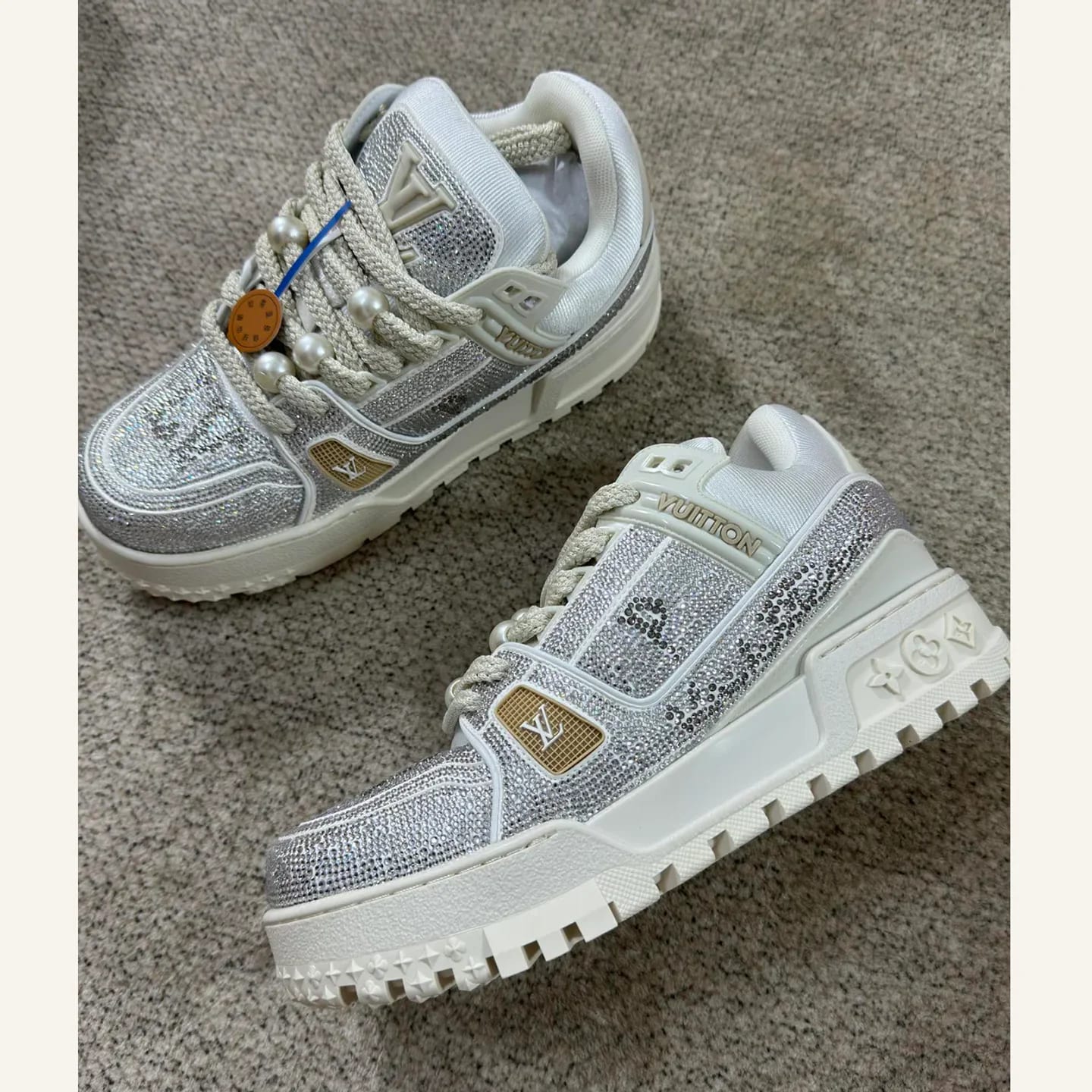 Louis Vuitton Crystal LV Trainer Sneaker 縮圖 2