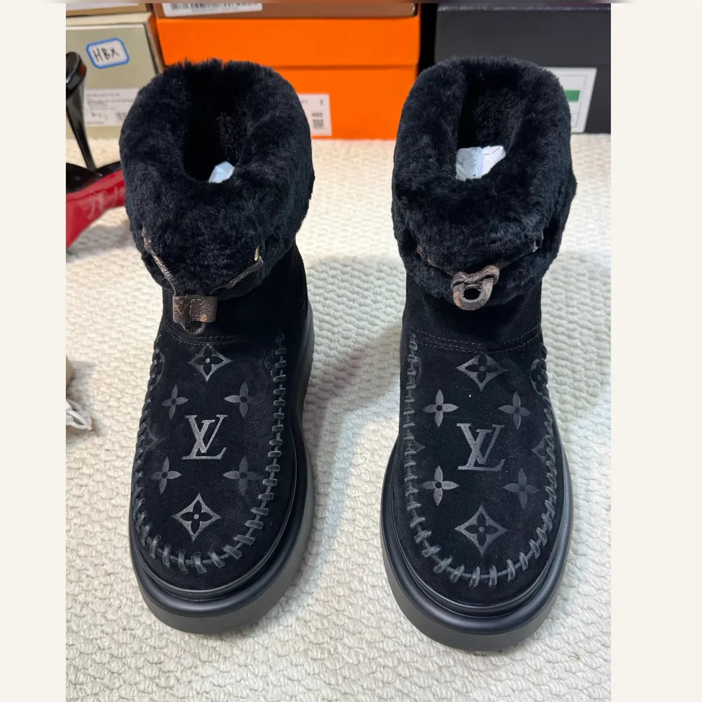 Louis Vuitton Monogram Shearling Ankle Boot 縮圖 2