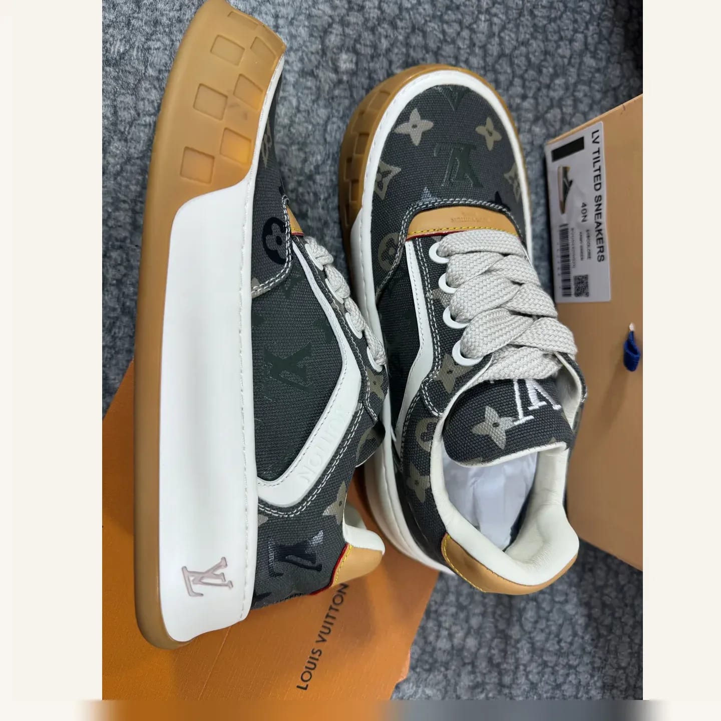 Louis Vuitton LV Trainer Sneaker 縮圖 2