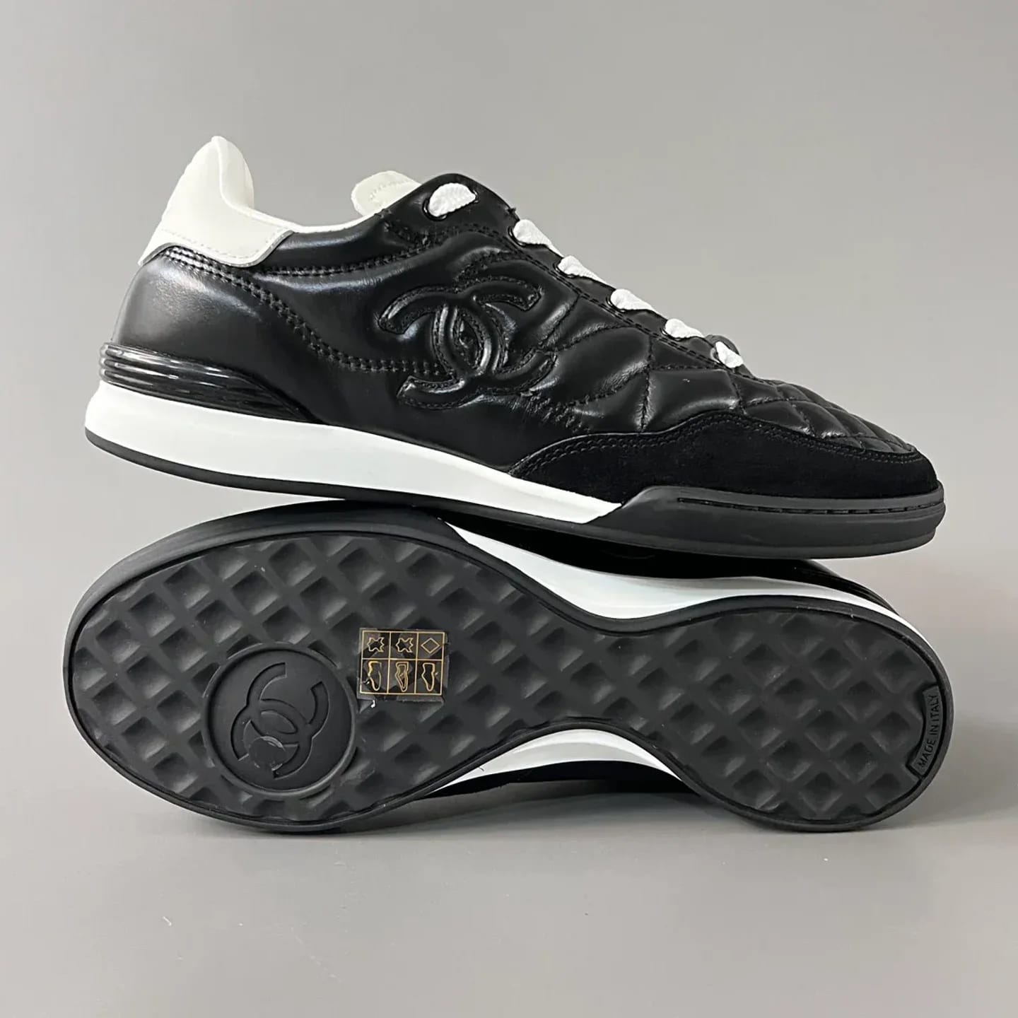 Chanel Quilted Low-Top Sneakers 縮圖 4