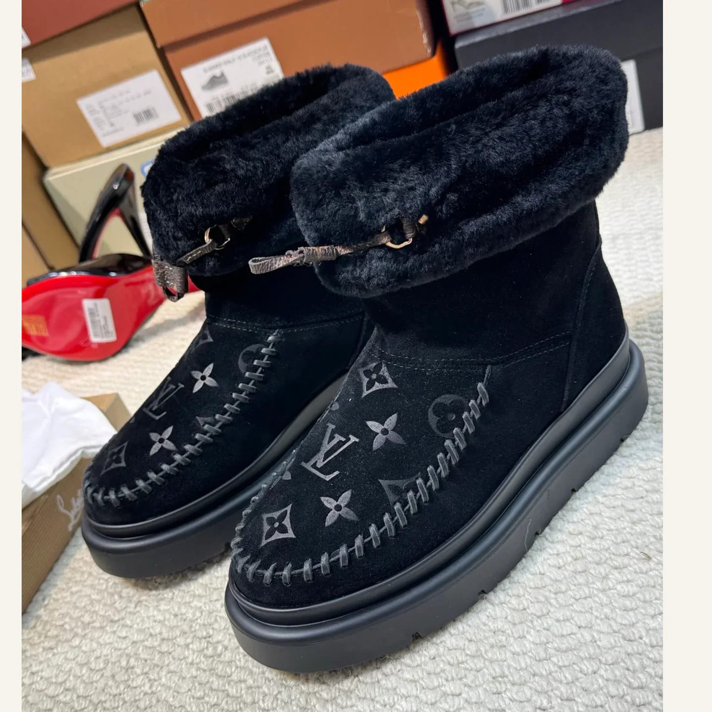 Louis Vuitton Monogram Shearling Ankle Boot 縮圖 1