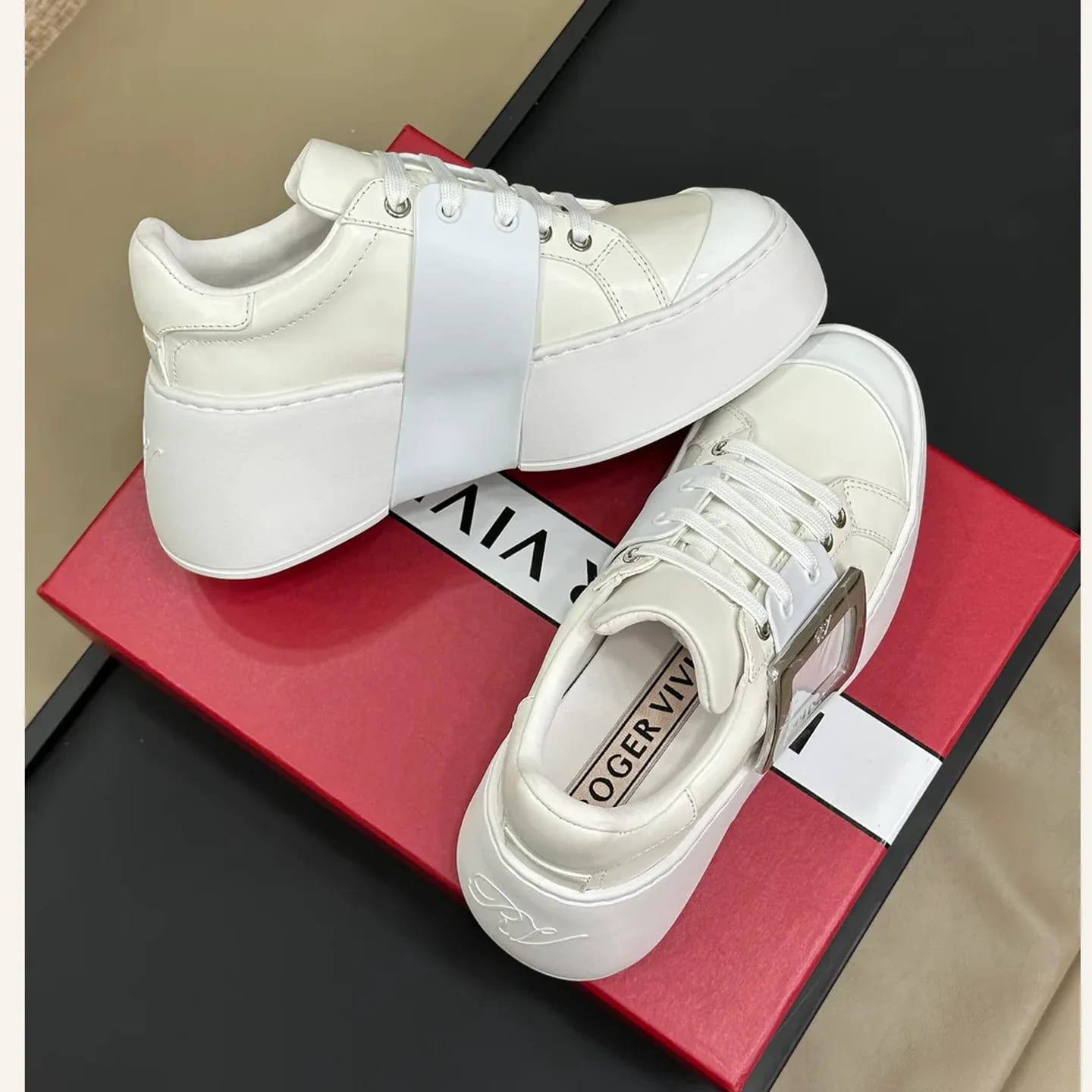Roger Vivier Viv' Skate Sneaker 縮圖 3