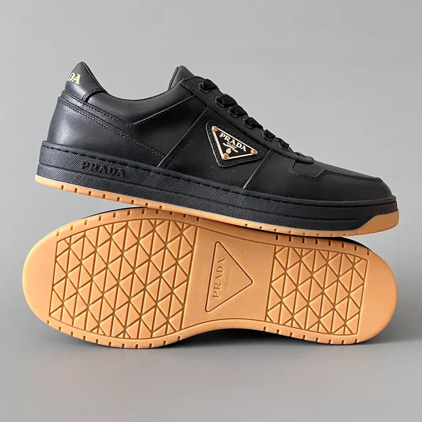 Prada Downtown Leather Sneakers 縮圖 4