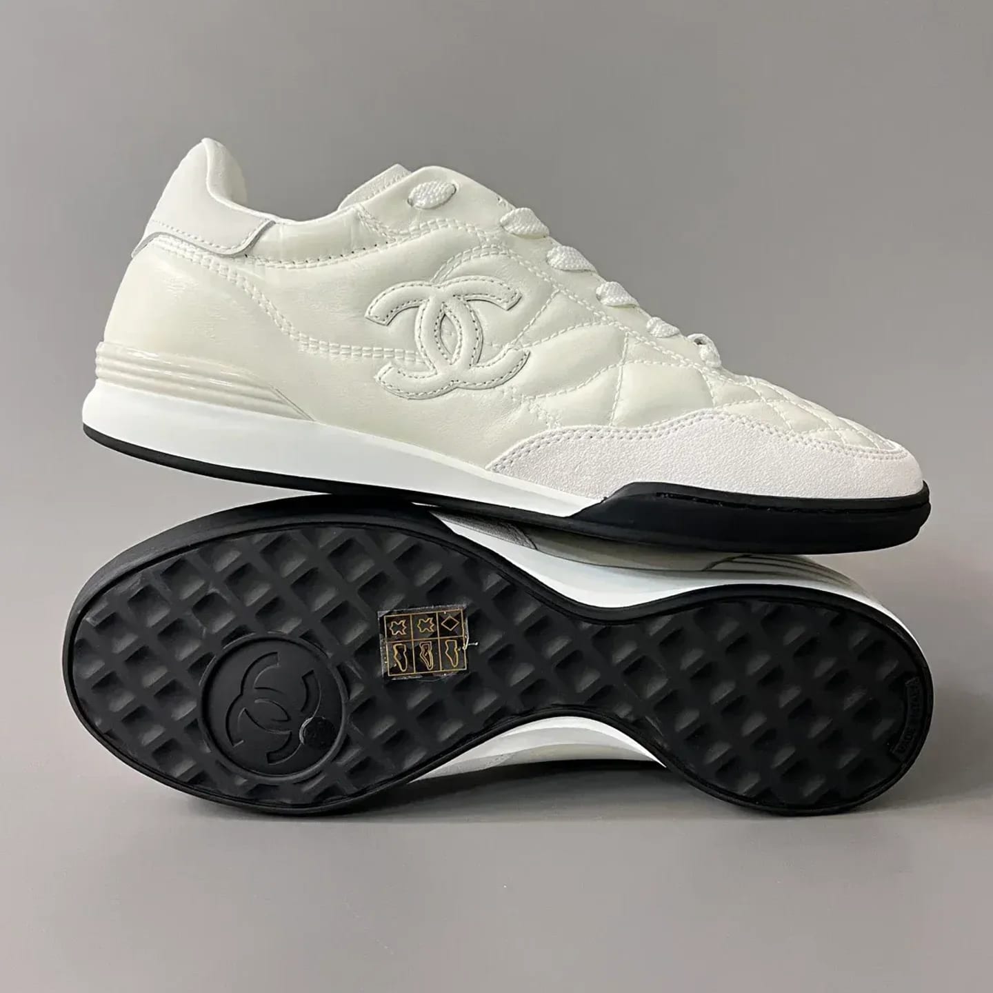 Chanel Quilted Low-Top Sneakers 縮圖 4