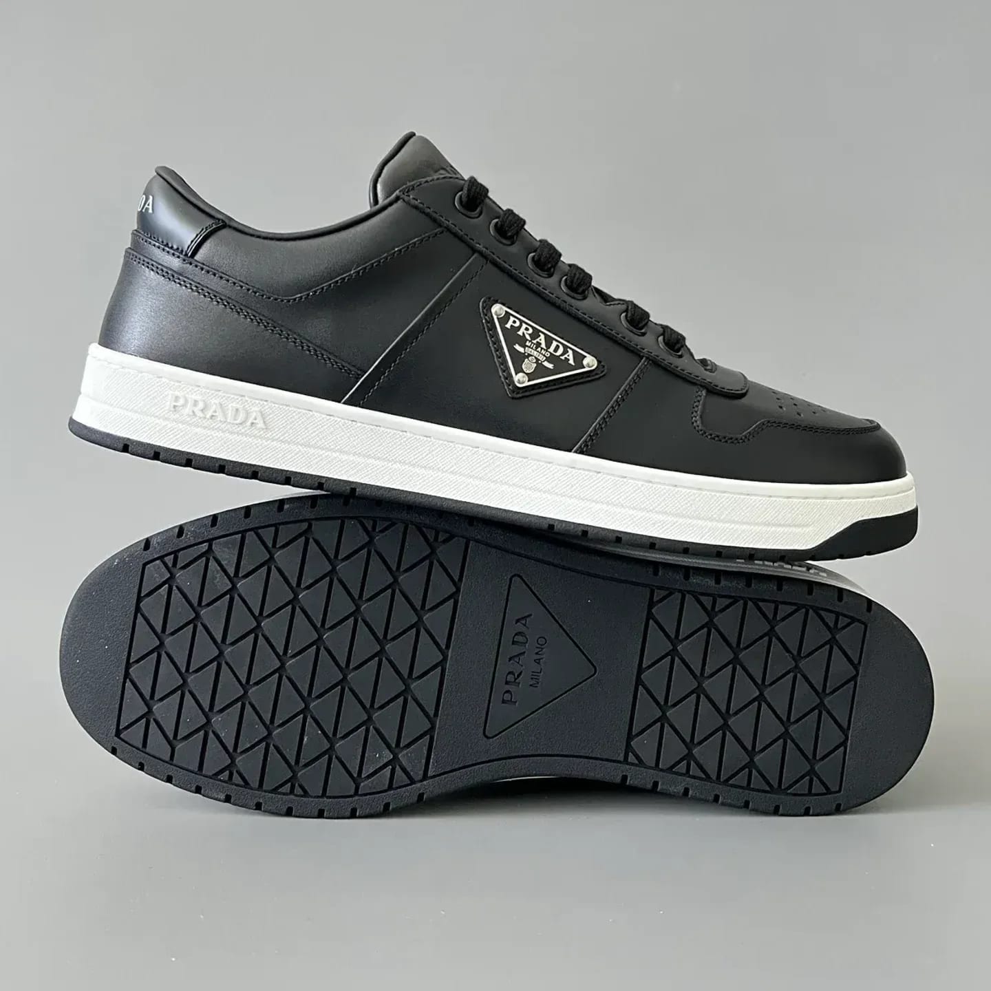 Prada Downtown Leather Sneakers 縮圖 4
