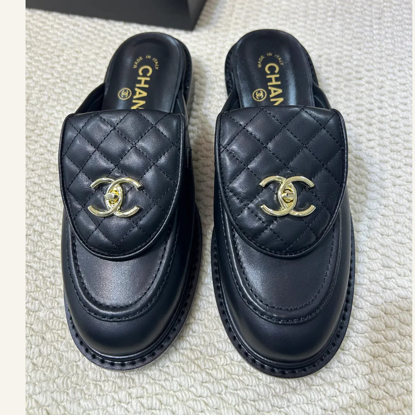 CHANEL Quilted CC Loafer 縮圖 2
