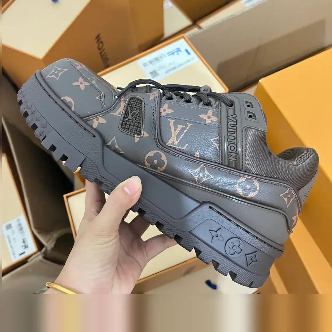 Louis Vuitton Monogram Chunky Sneaker 縮圖 1
