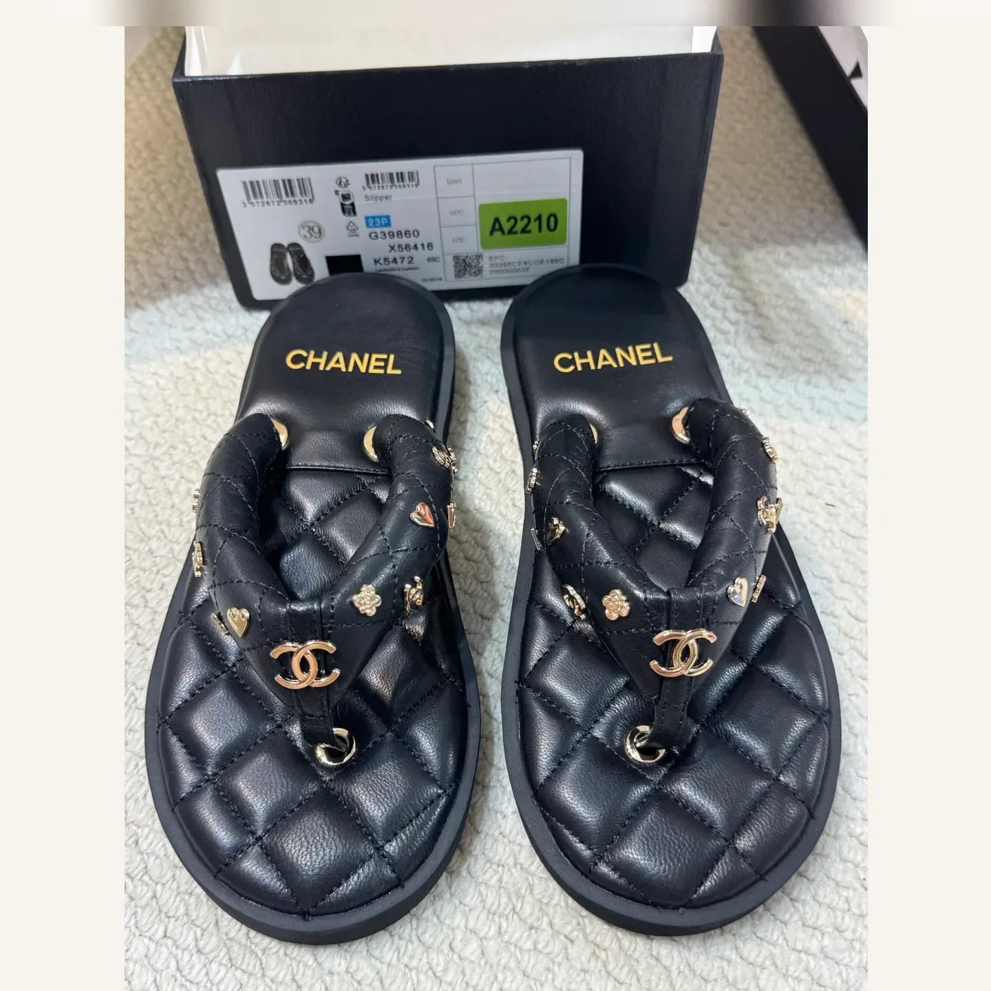 CHANEL Quilted CC Thong Sandal 縮圖 2