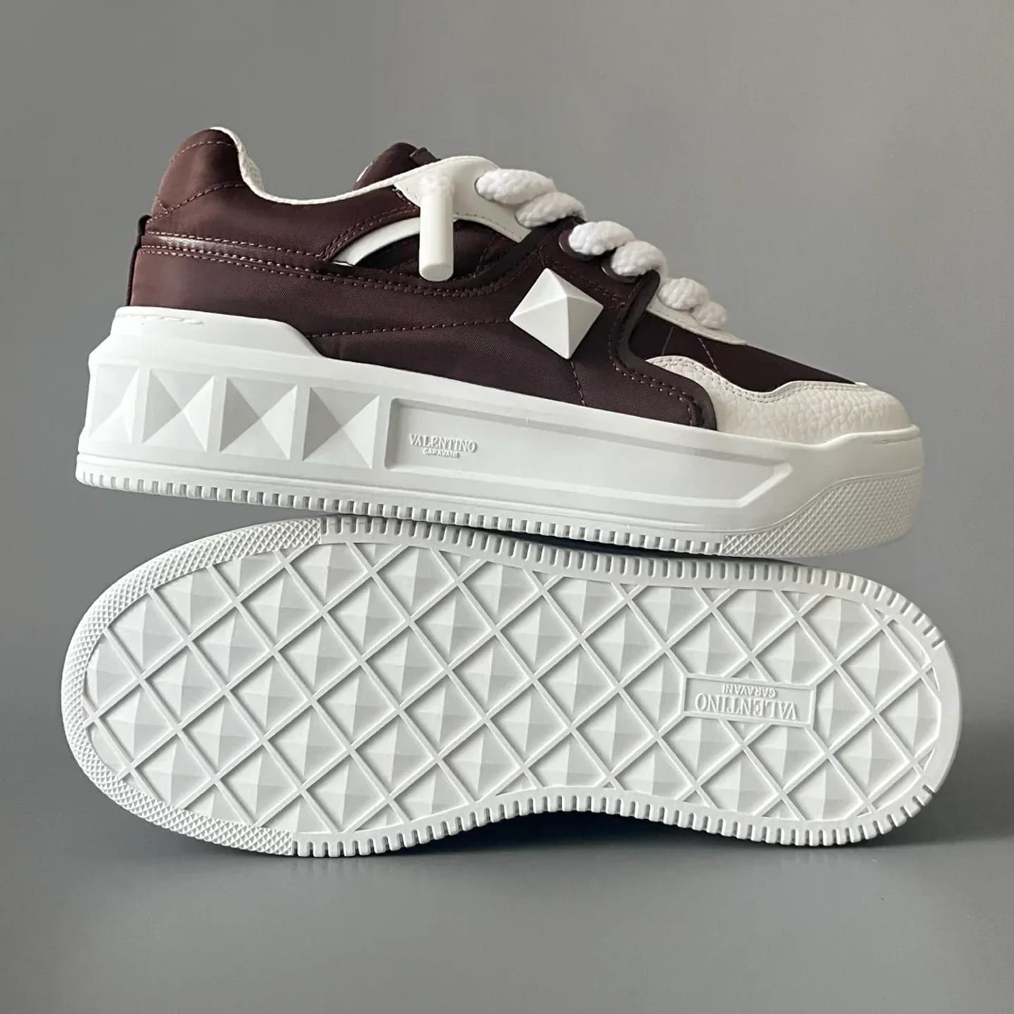 Valentino Garavani One Stud Sneaker 縮圖 4