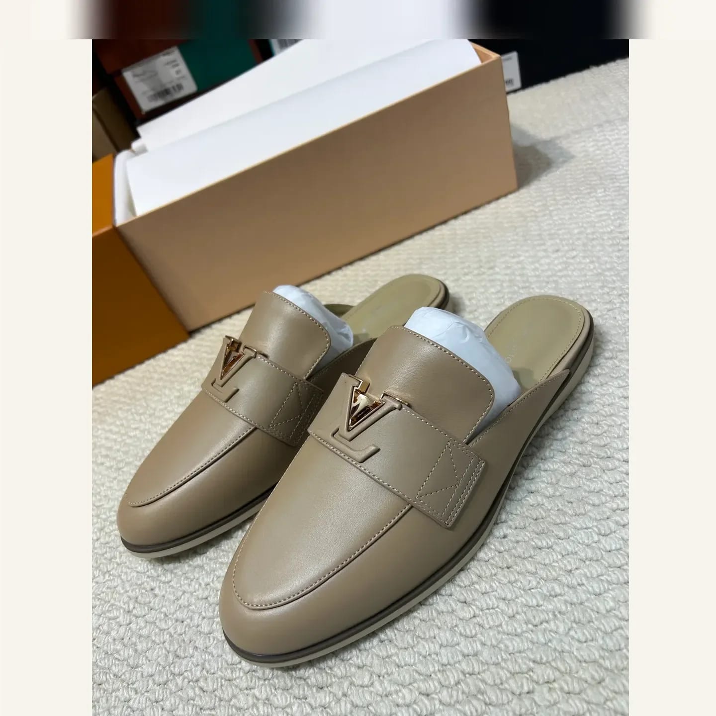 Louis Vuitton V-logo Backless Loafer 縮圖 1