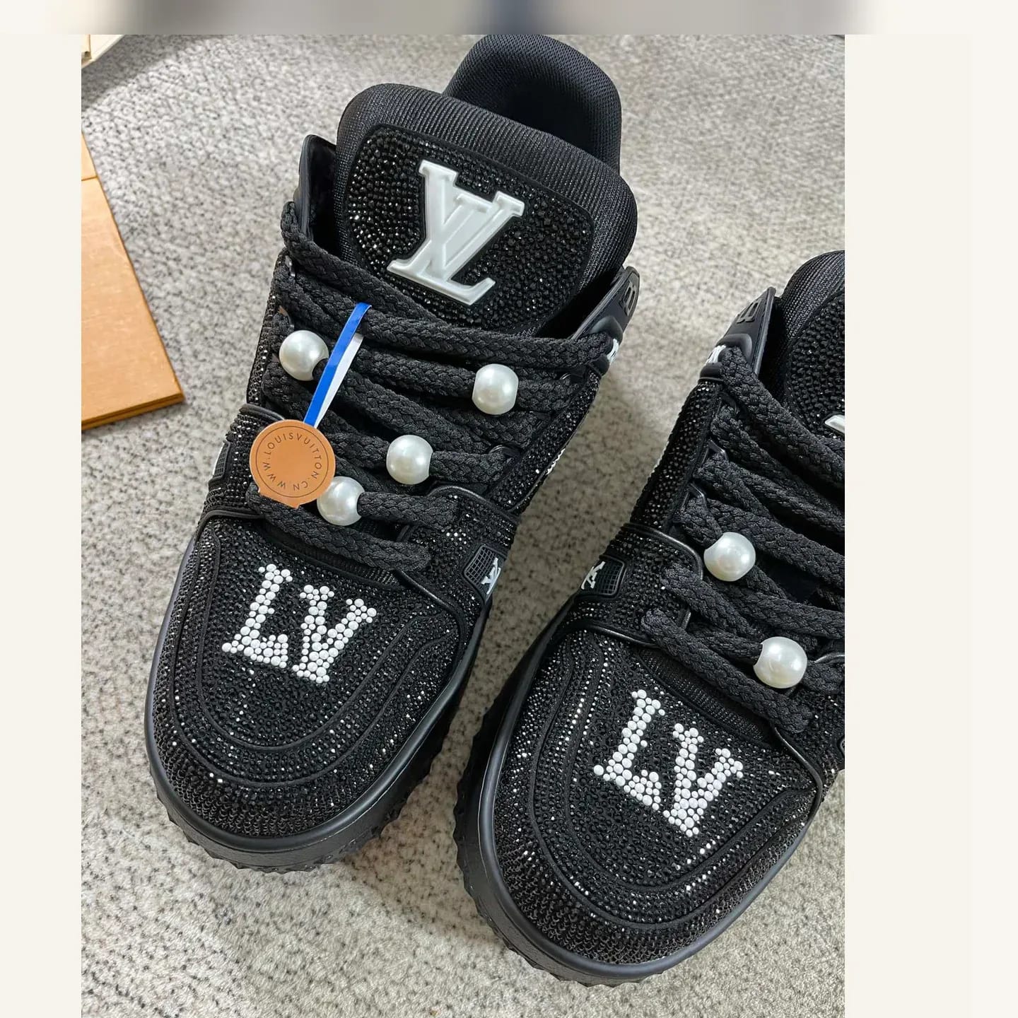 Louis Vuitton Crystal LV Trainer Sneaker 縮圖 2