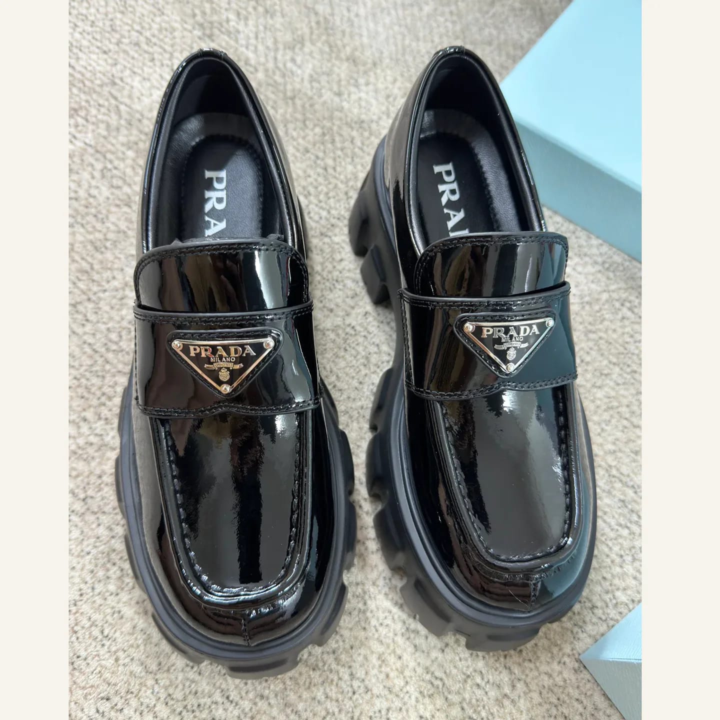 Prada Monolith Patent Loafer 縮圖 2