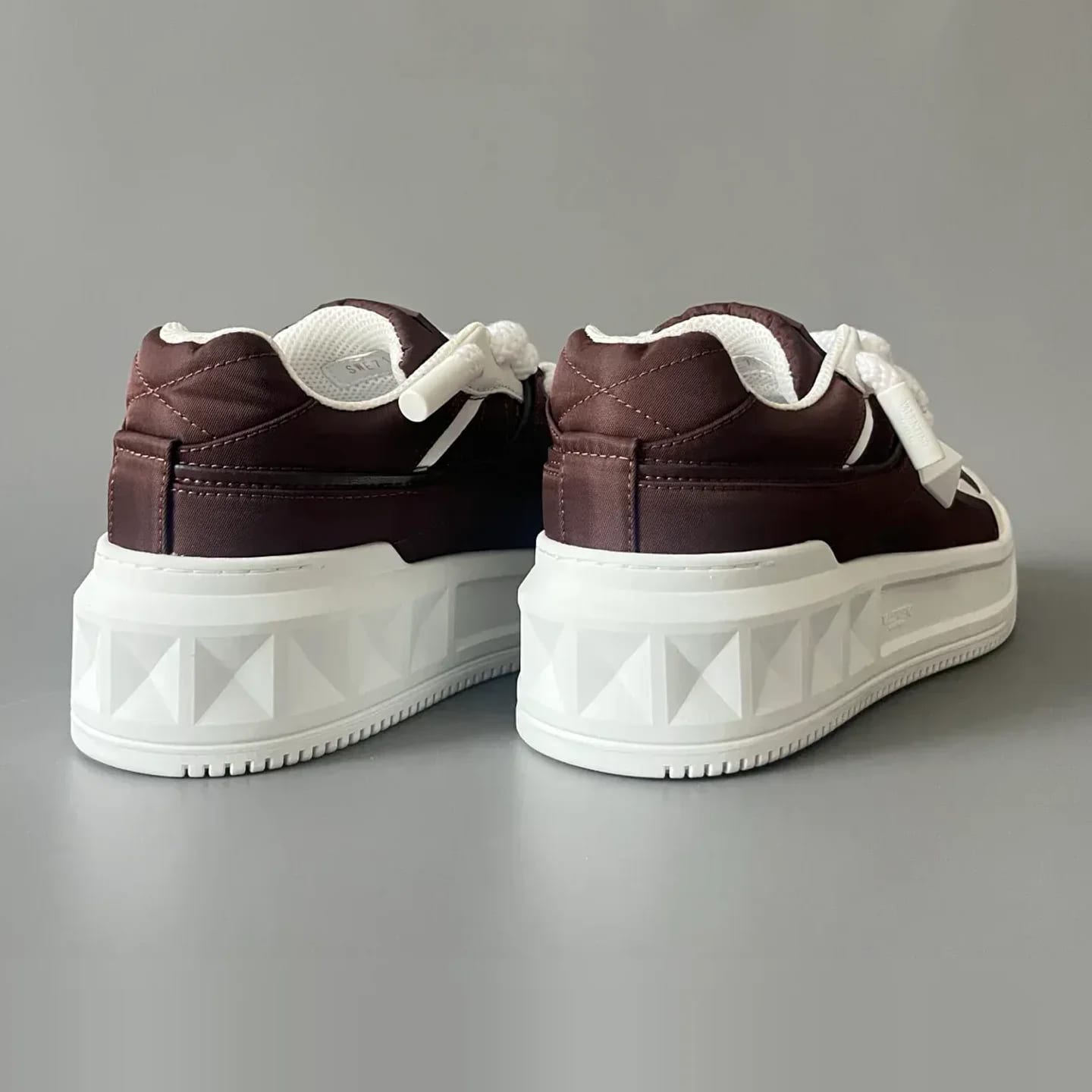 Valentino Garavani One Stud Sneaker 縮圖 2
