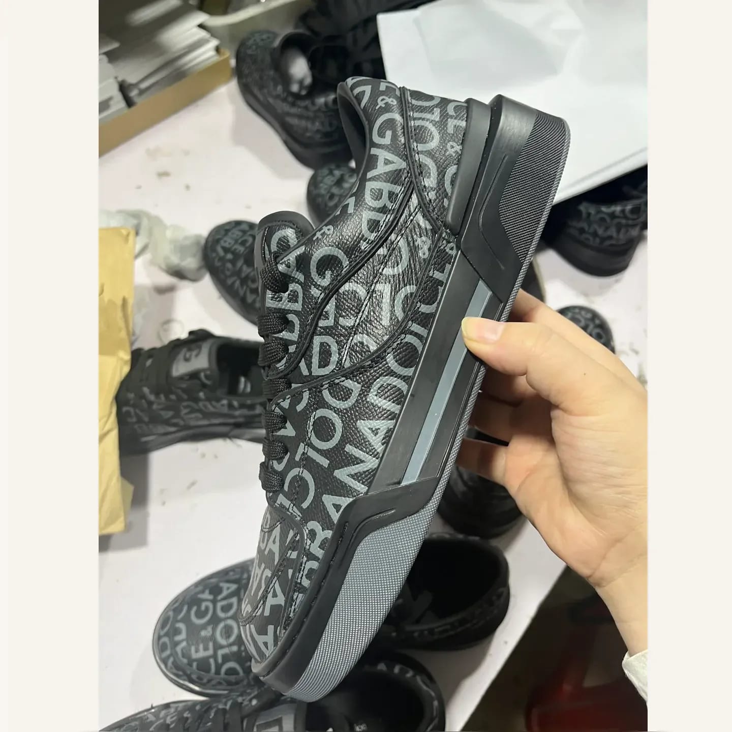 Dolce & Gabbana Graffiti Low-top Sneaker 縮圖 1