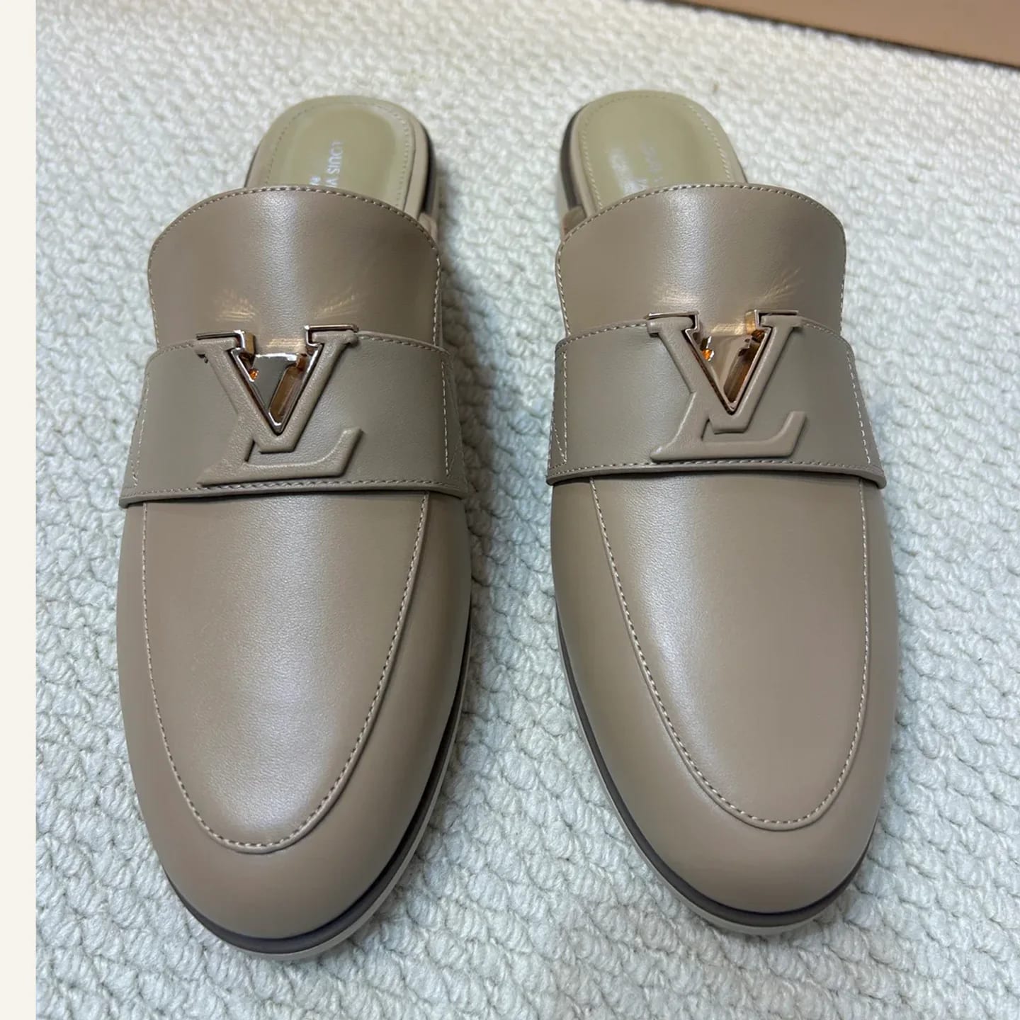 Louis Vuitton V-logo Backless Loafer 縮圖 2