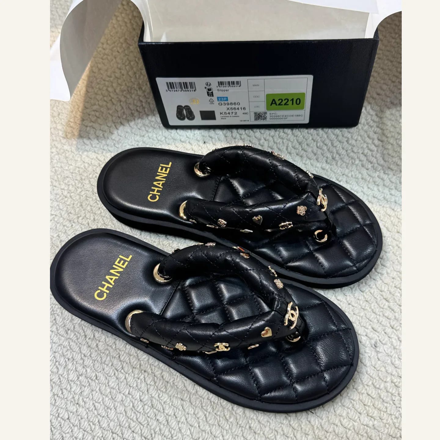 CHANEL Quilted CC Thong Sandal 縮圖 3