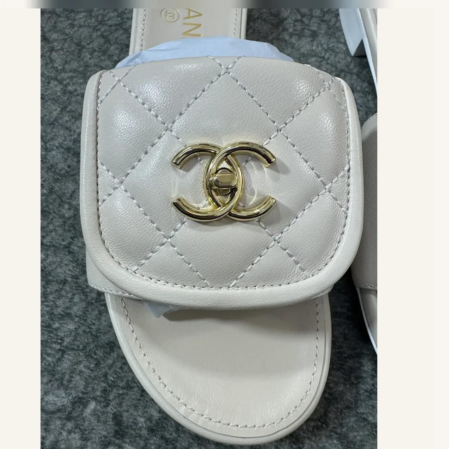 CHANEL Quilted CC Slide 縮圖 3