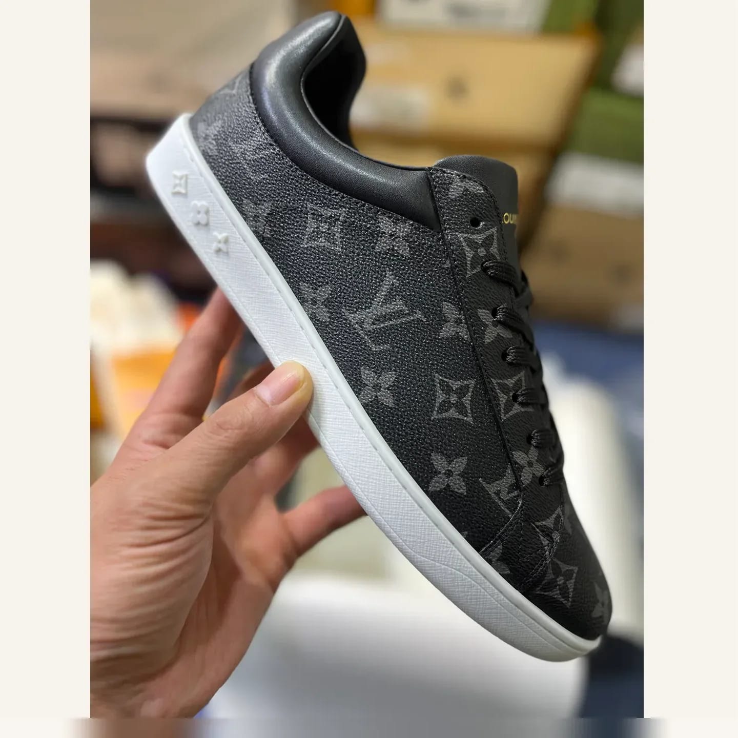 Louis Vuitton Monogram Low-top Sneaker 縮圖 1
