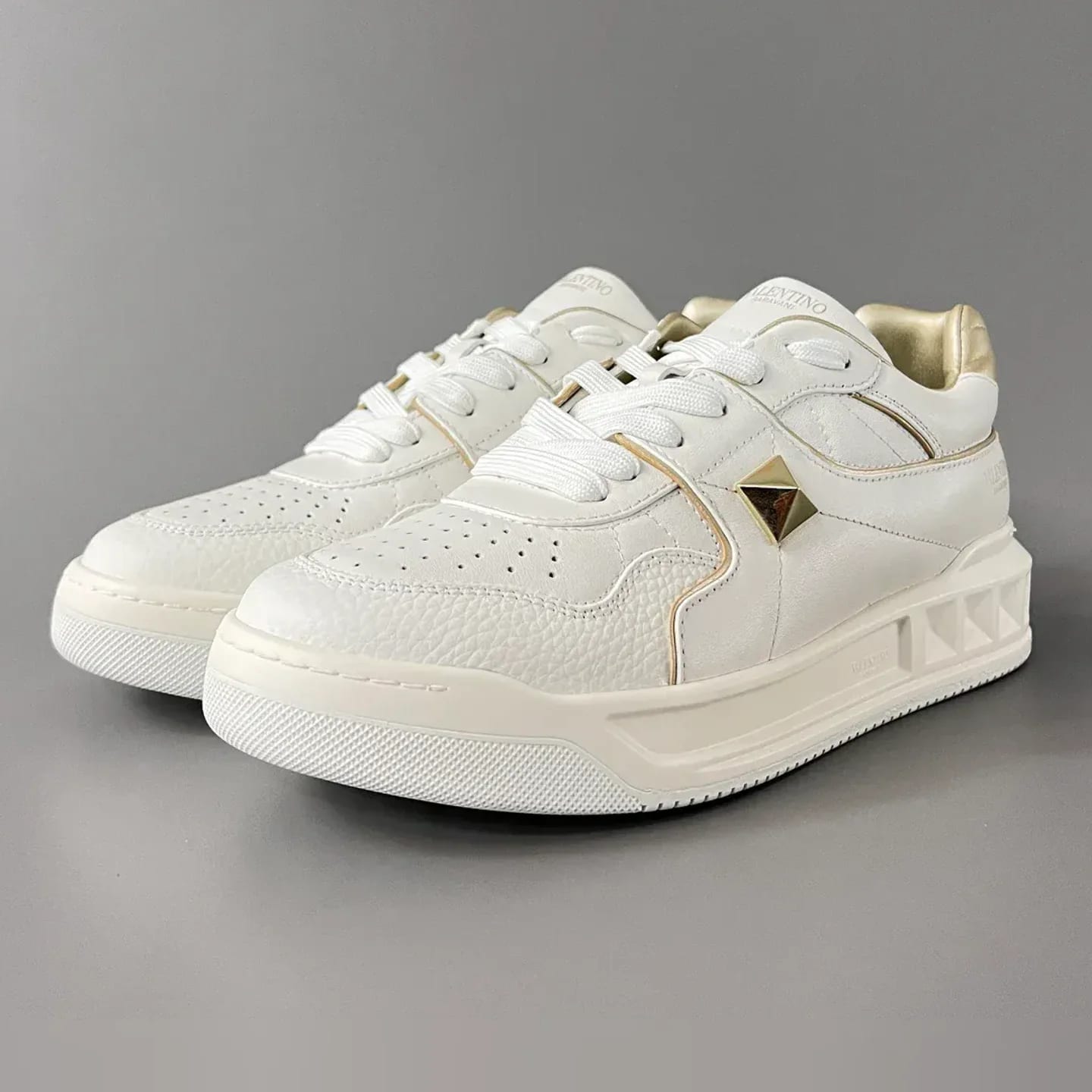 Valentino Garavani One Stud Sneaker 縮圖 1