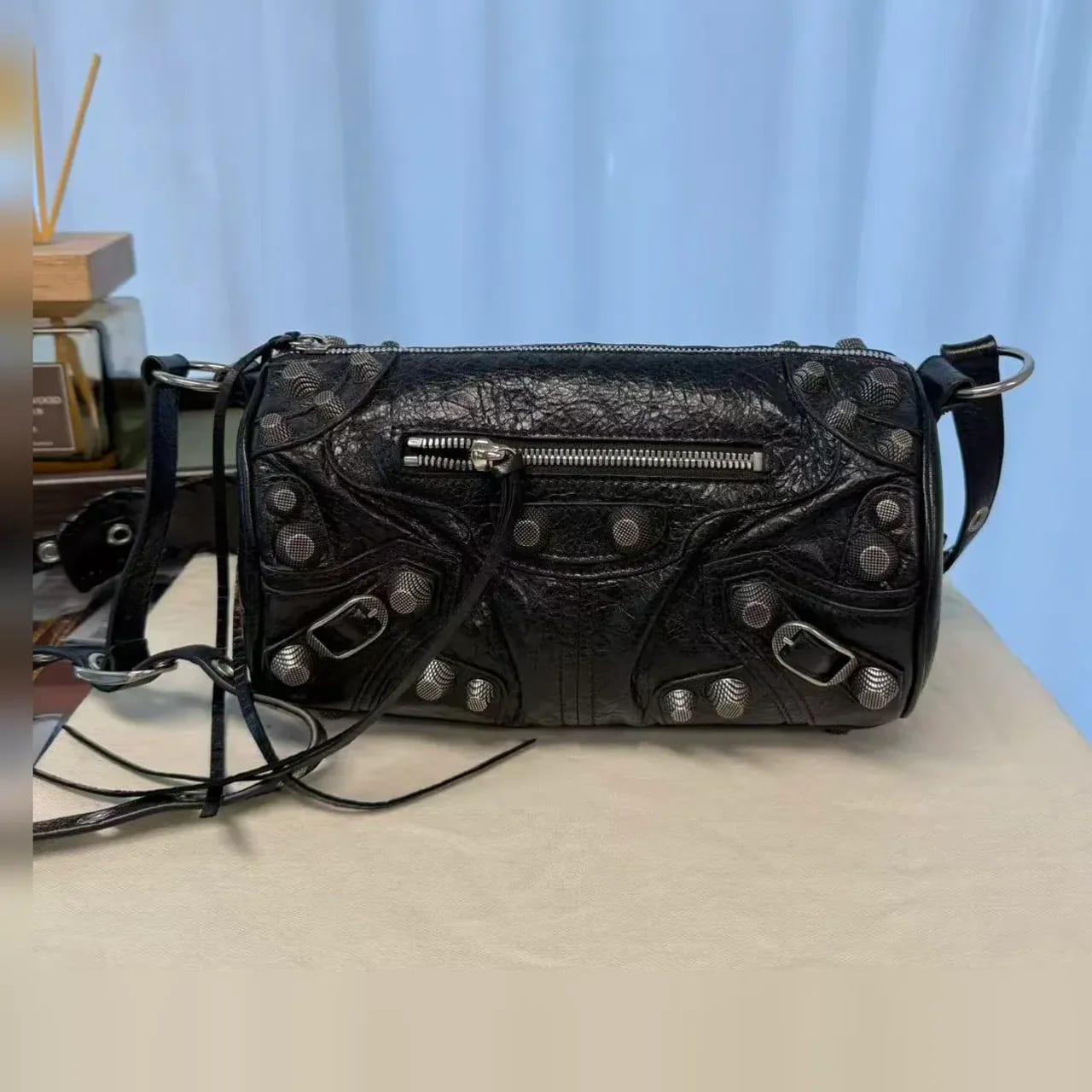 Balenciaga Le Cagole Cylinder Shoulder Bag 縮圖 1