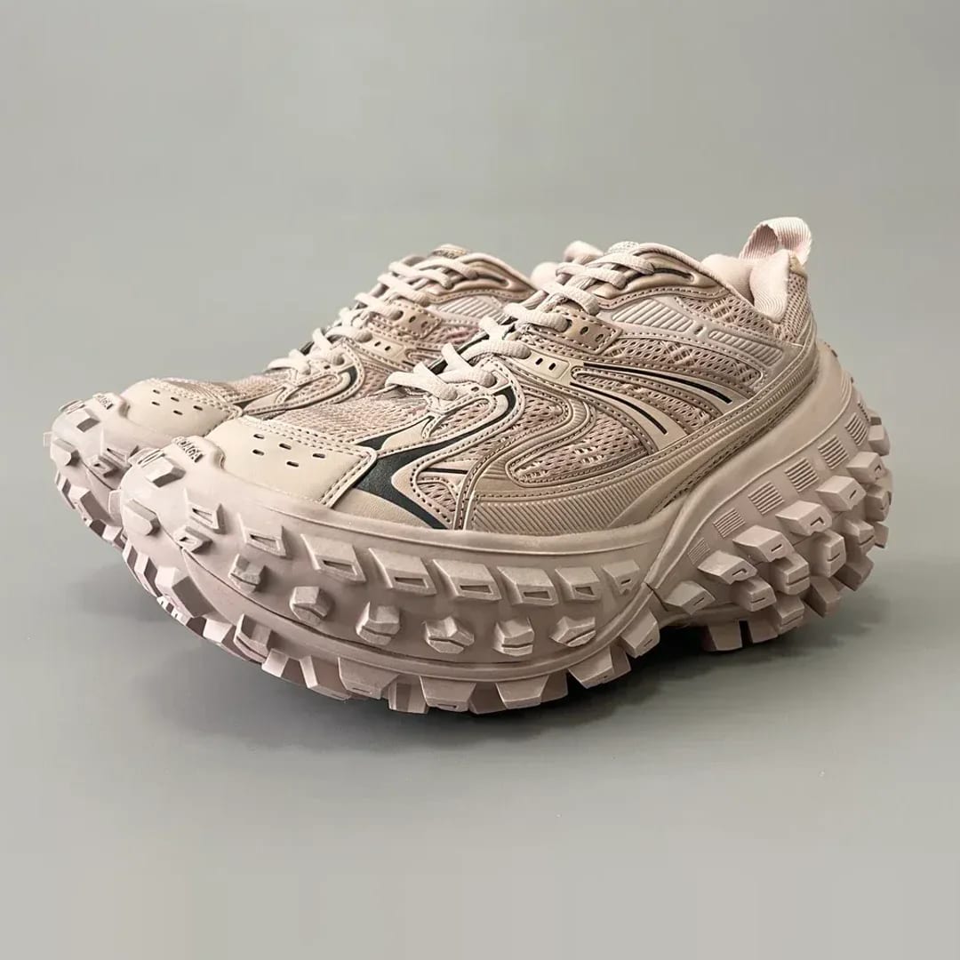 Balenciaga Defender Sneaker 縮圖 1