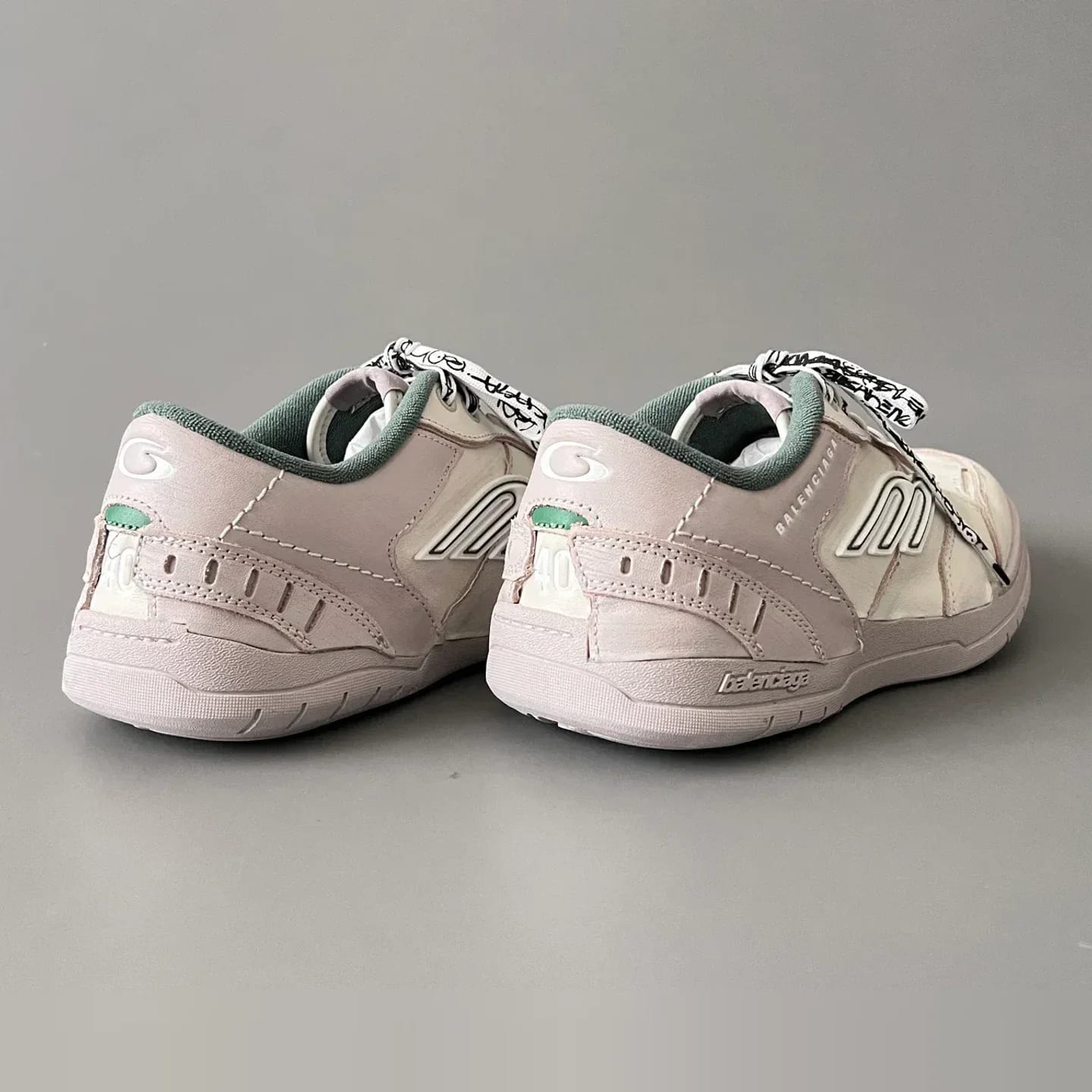 Balenciaga Hamptons Worn-Out Sneaker 縮圖 2