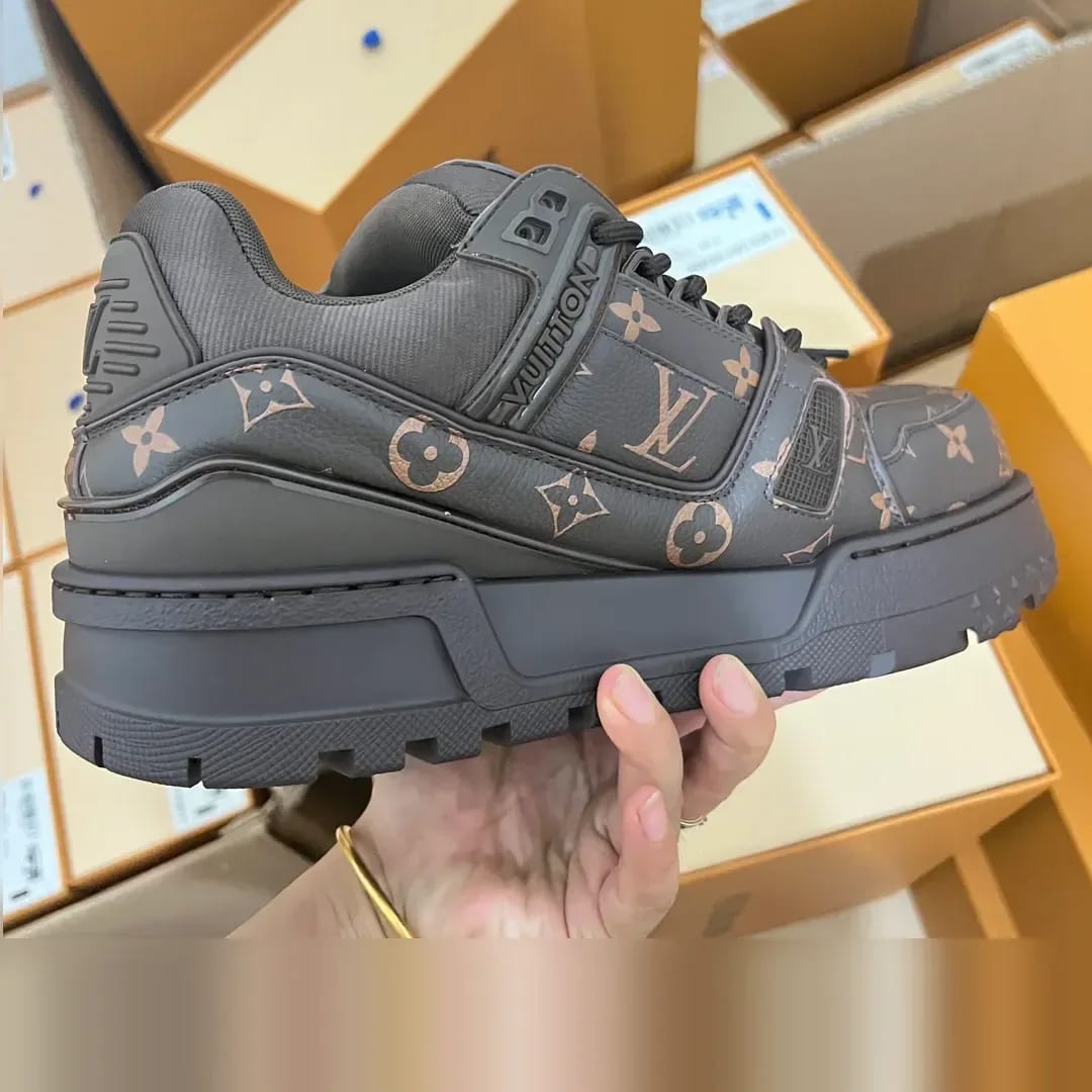Louis Vuitton Monogram Chunky Sneaker 縮圖 3