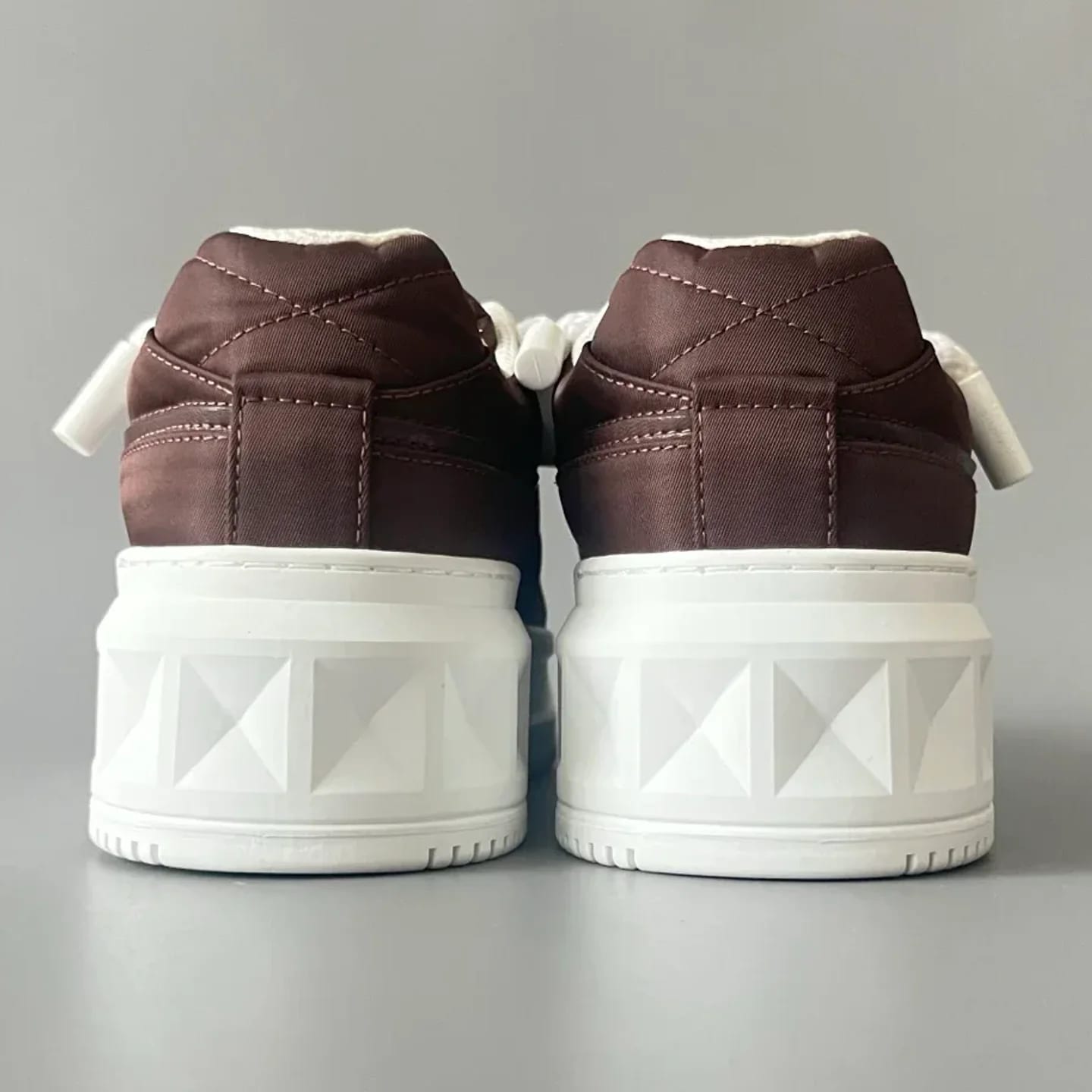 Valentino Garavani One Stud Sneaker 縮圖 3
