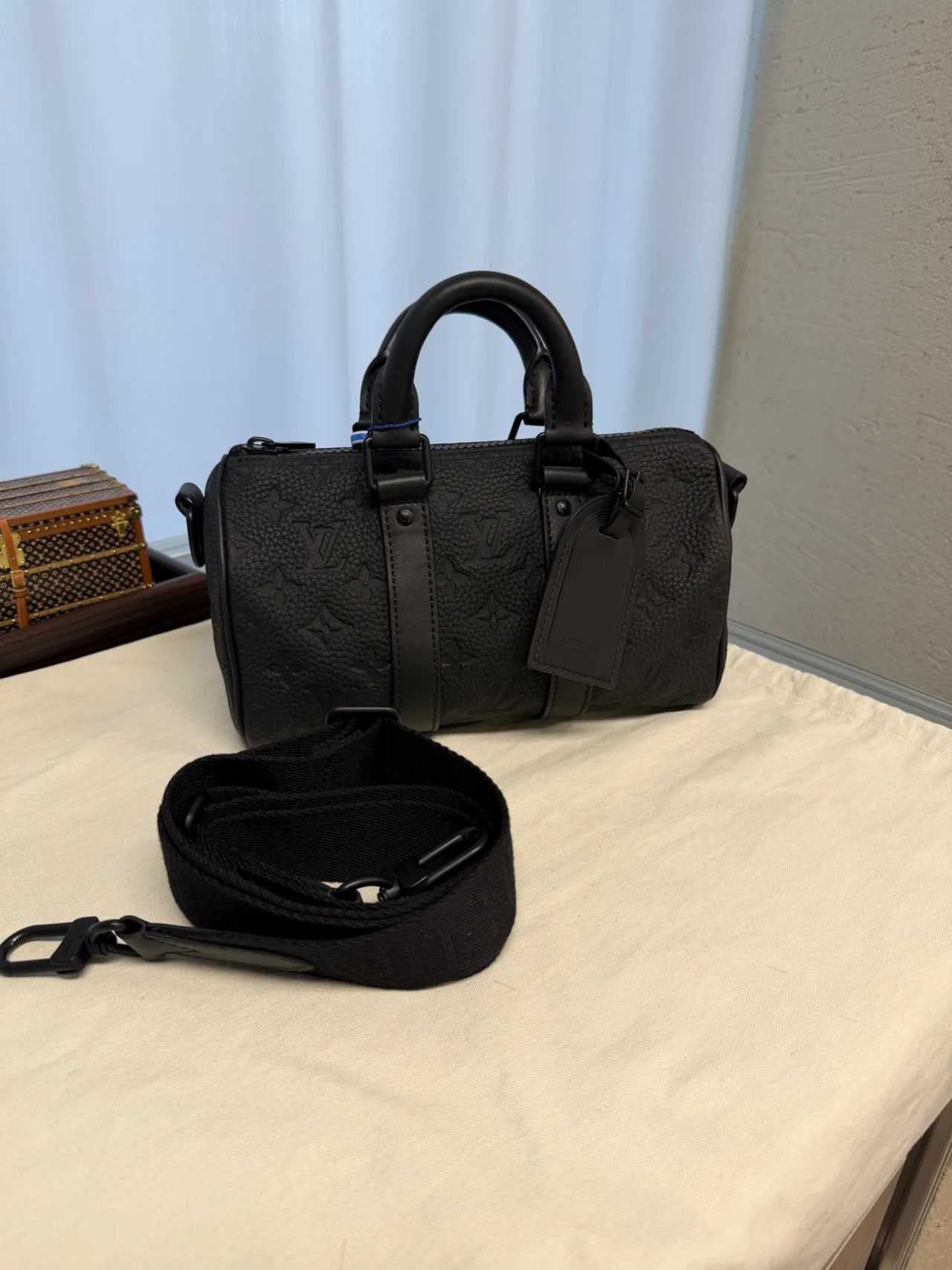 Louis Vuitton Keepall Bandoulière 25