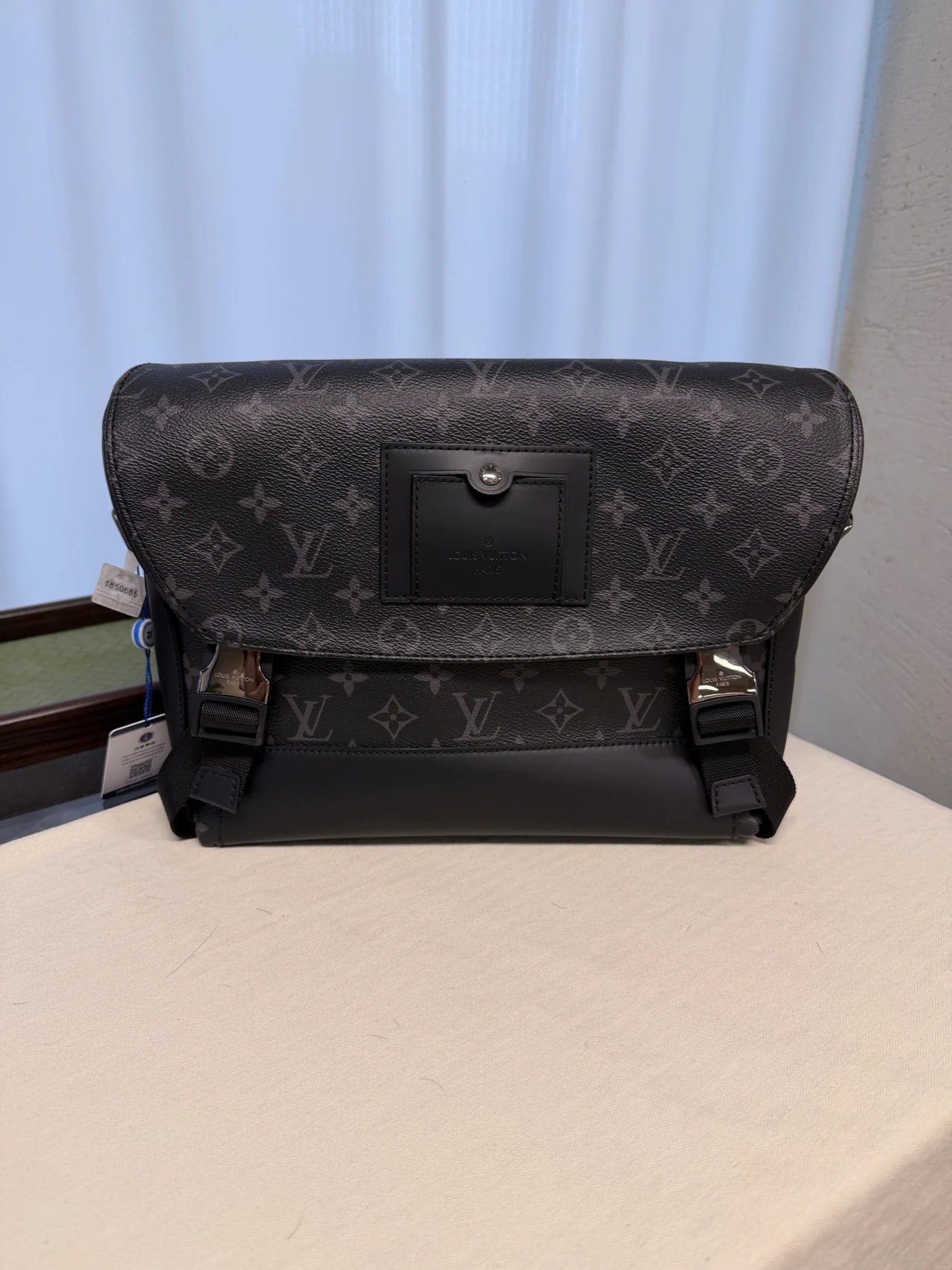 Louis Vuitton Messenger Voyager PM