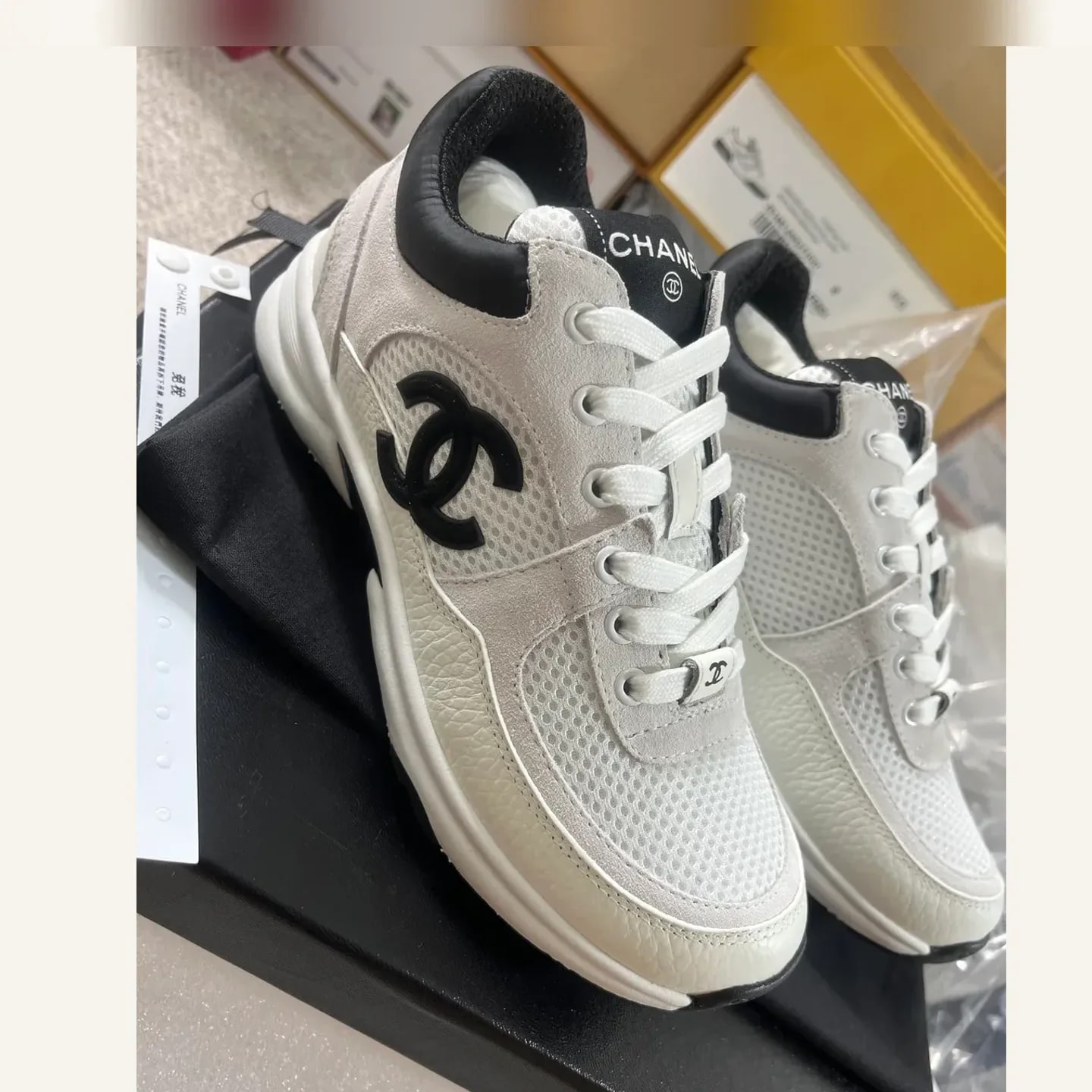 CHANEL CC Low-top Sneaker