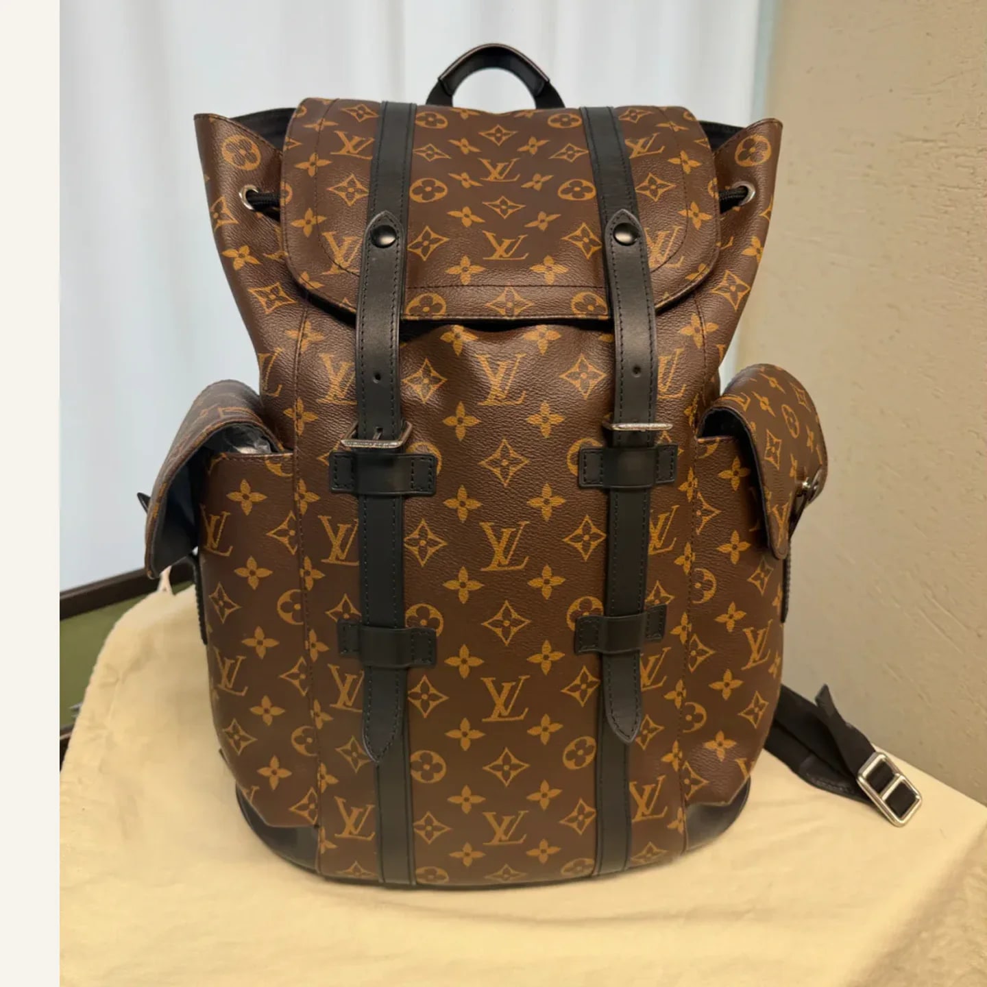 Louis Vuitton Christopher MM