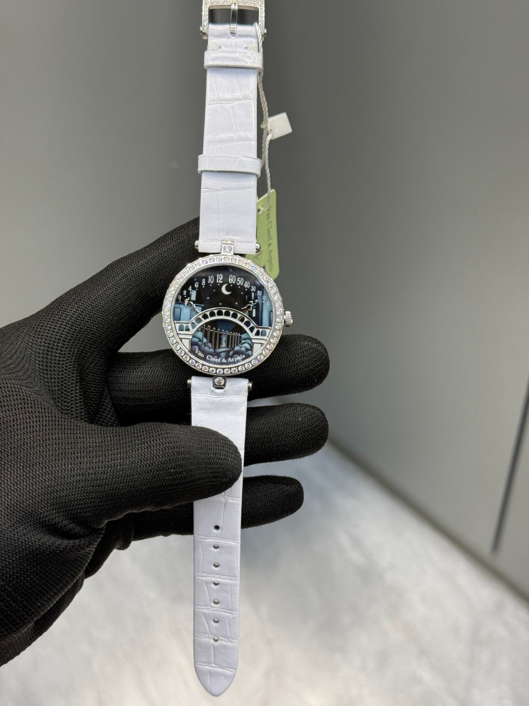 Van Cleef & Arpels Pont des Amoureux