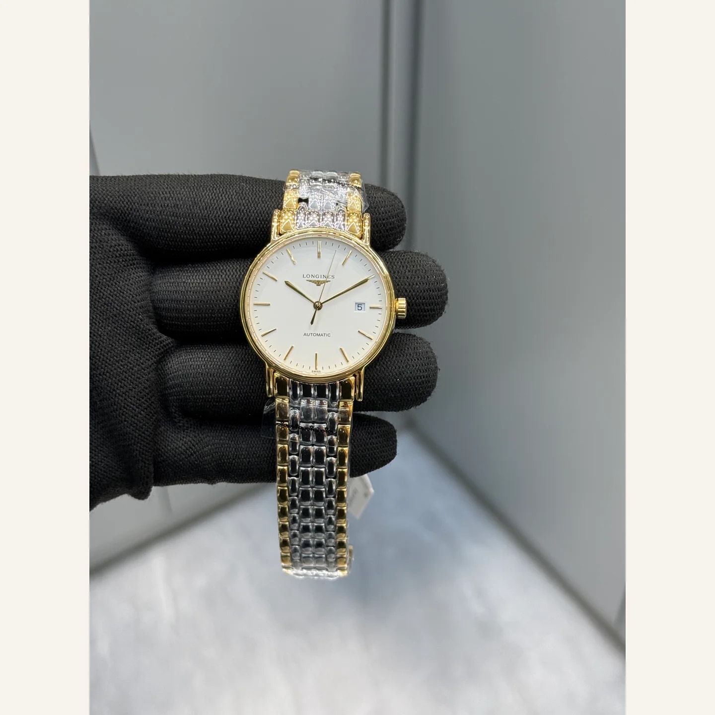 Longines Presence