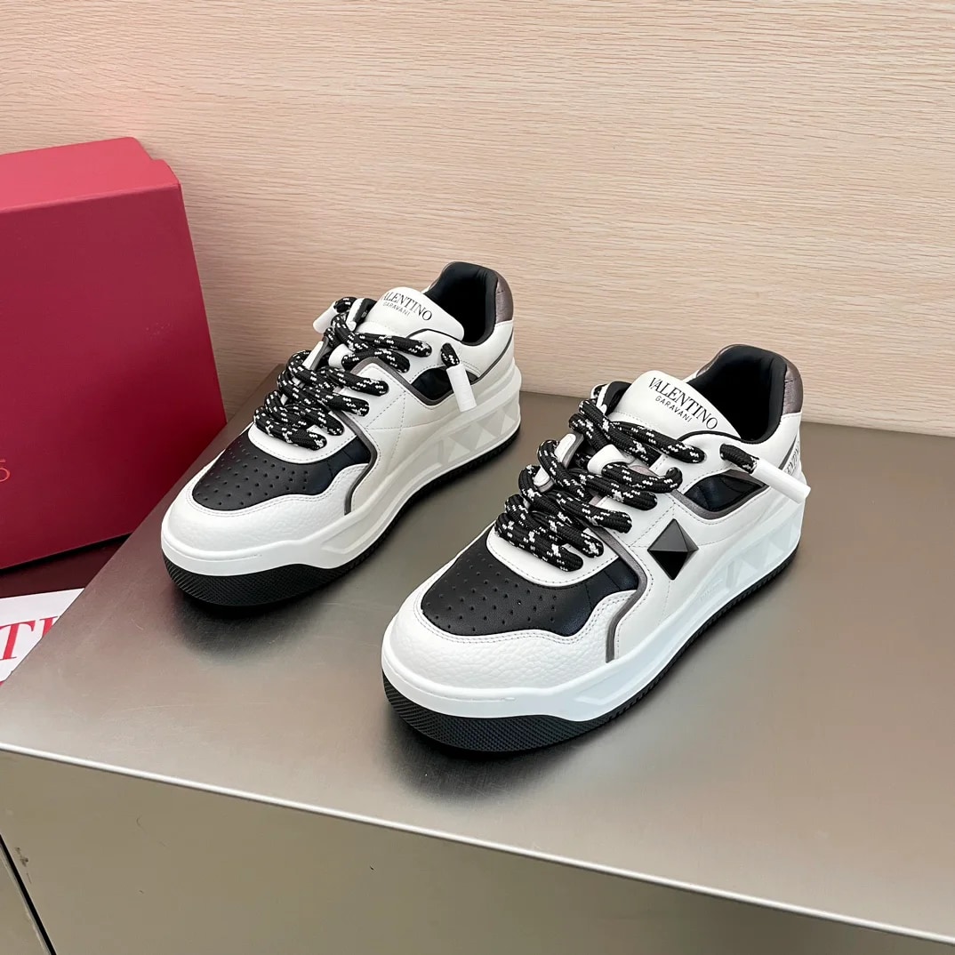 Valentino Garavani One Stud XL Sneaker