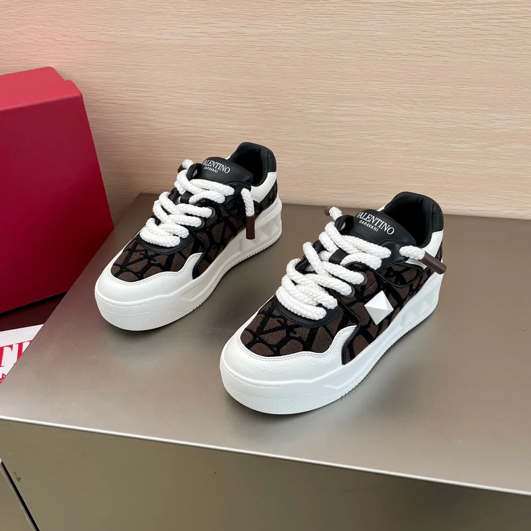 Valentino Garavani One Stud XL Sneaker