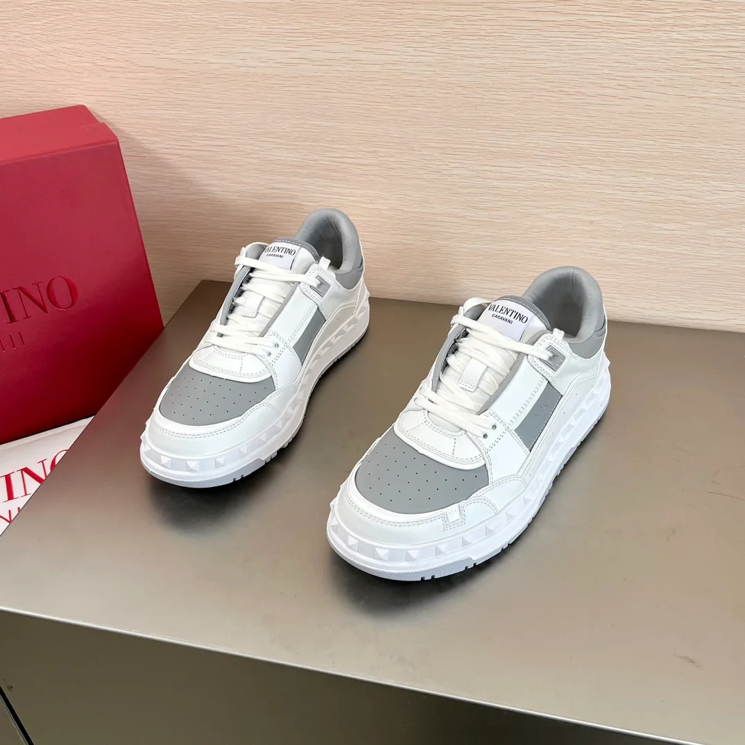 Valentino Garavani Freedots Sneaker