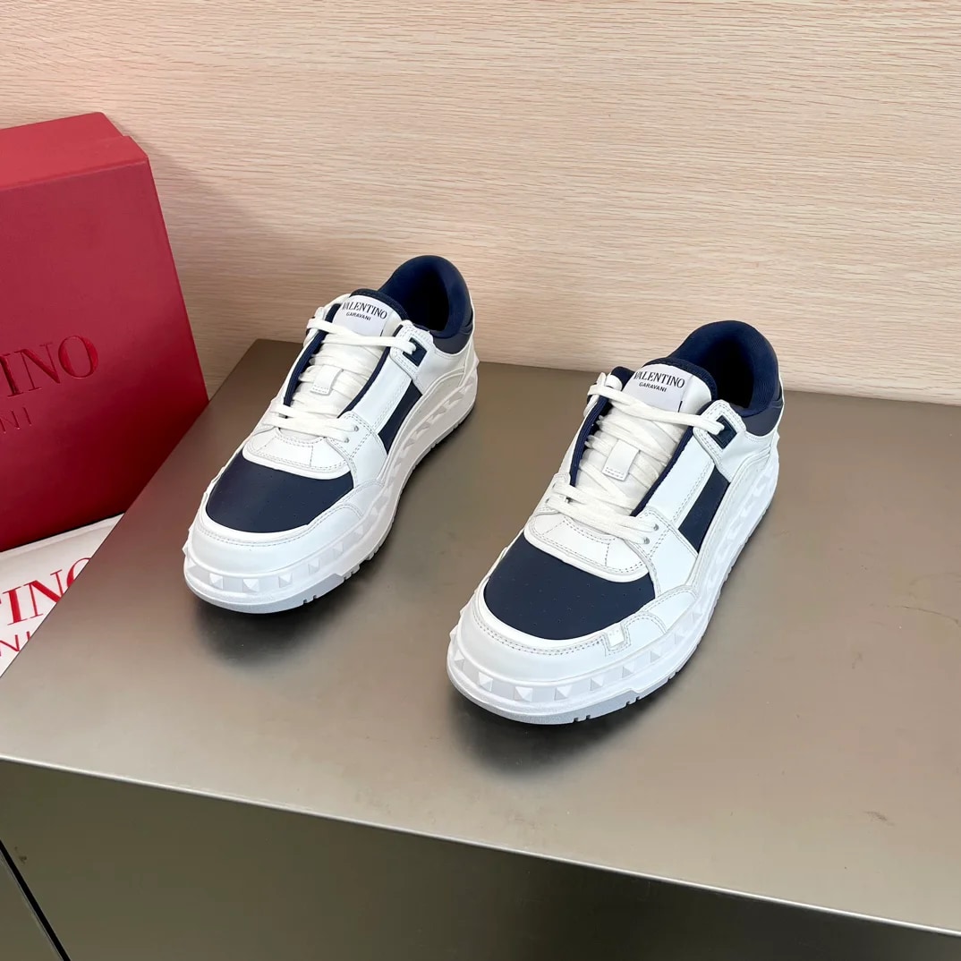 Valentino Garavani Freedots Sneaker
