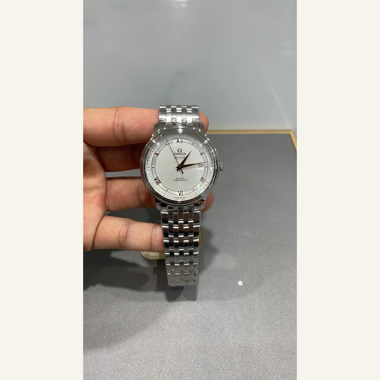 Omega De Ville