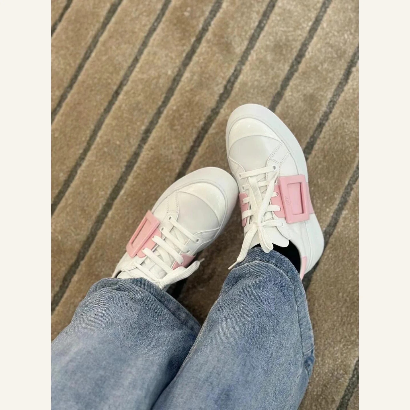 Roger Vivier Viv' Skate Sneaker