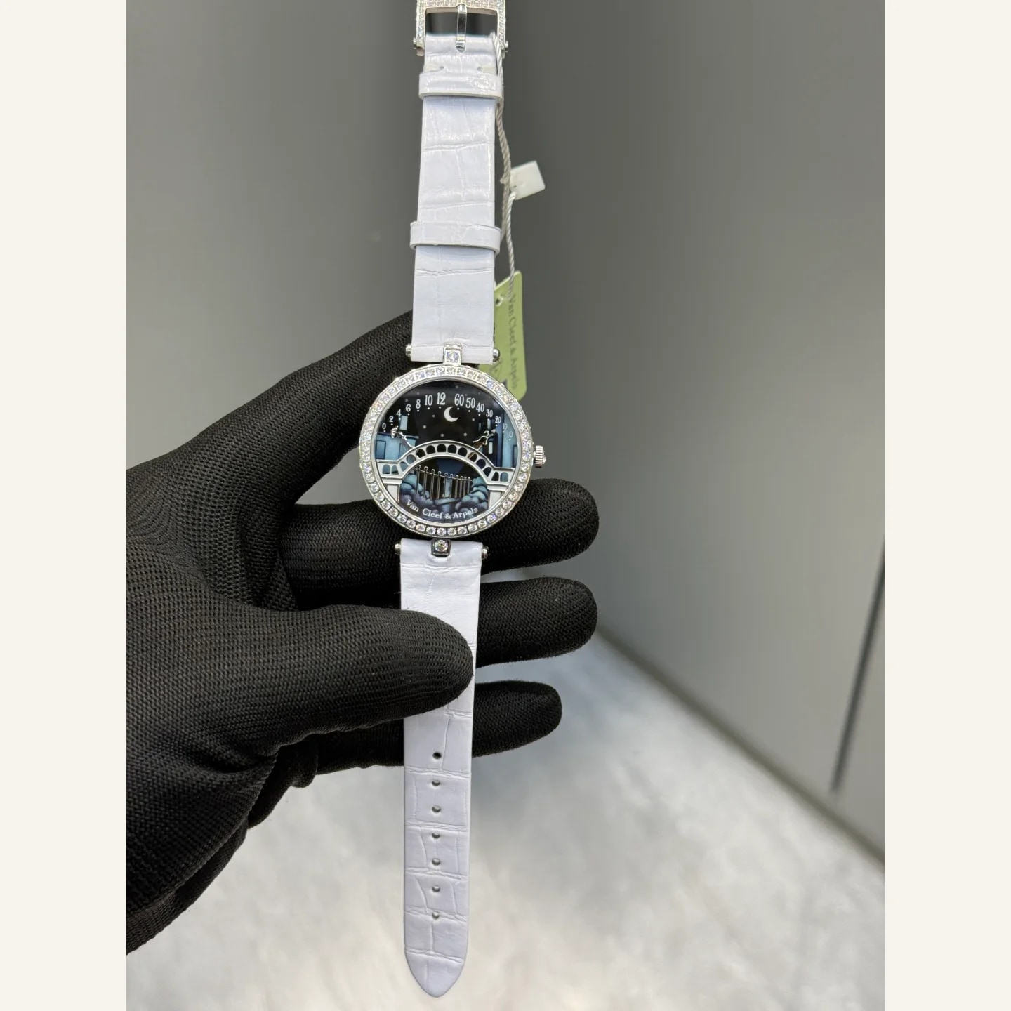 Van Cleef & Arpels Pont des Amoureux