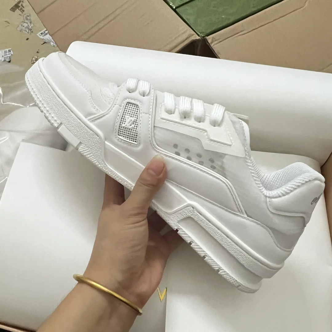 Louis Vuitton Leather Low-top Sneaker